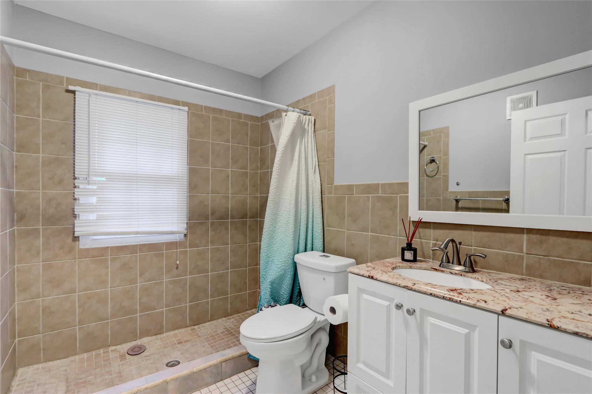 Single Family Henearly  Suffolk County, NY 11764, MLS-859404-25