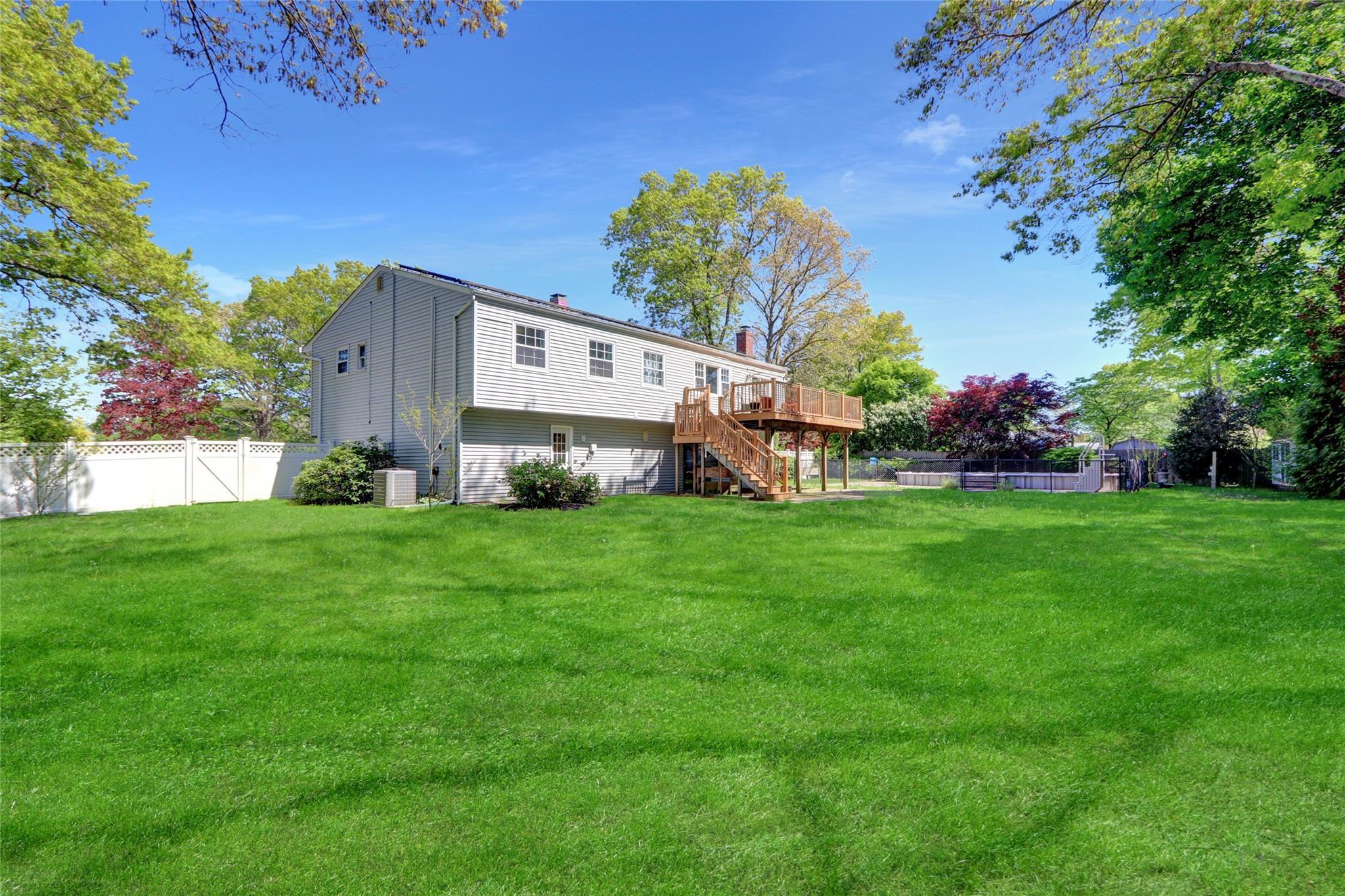 Single Family Henearly  Suffolk County, NY 11764, MLS-859404-31