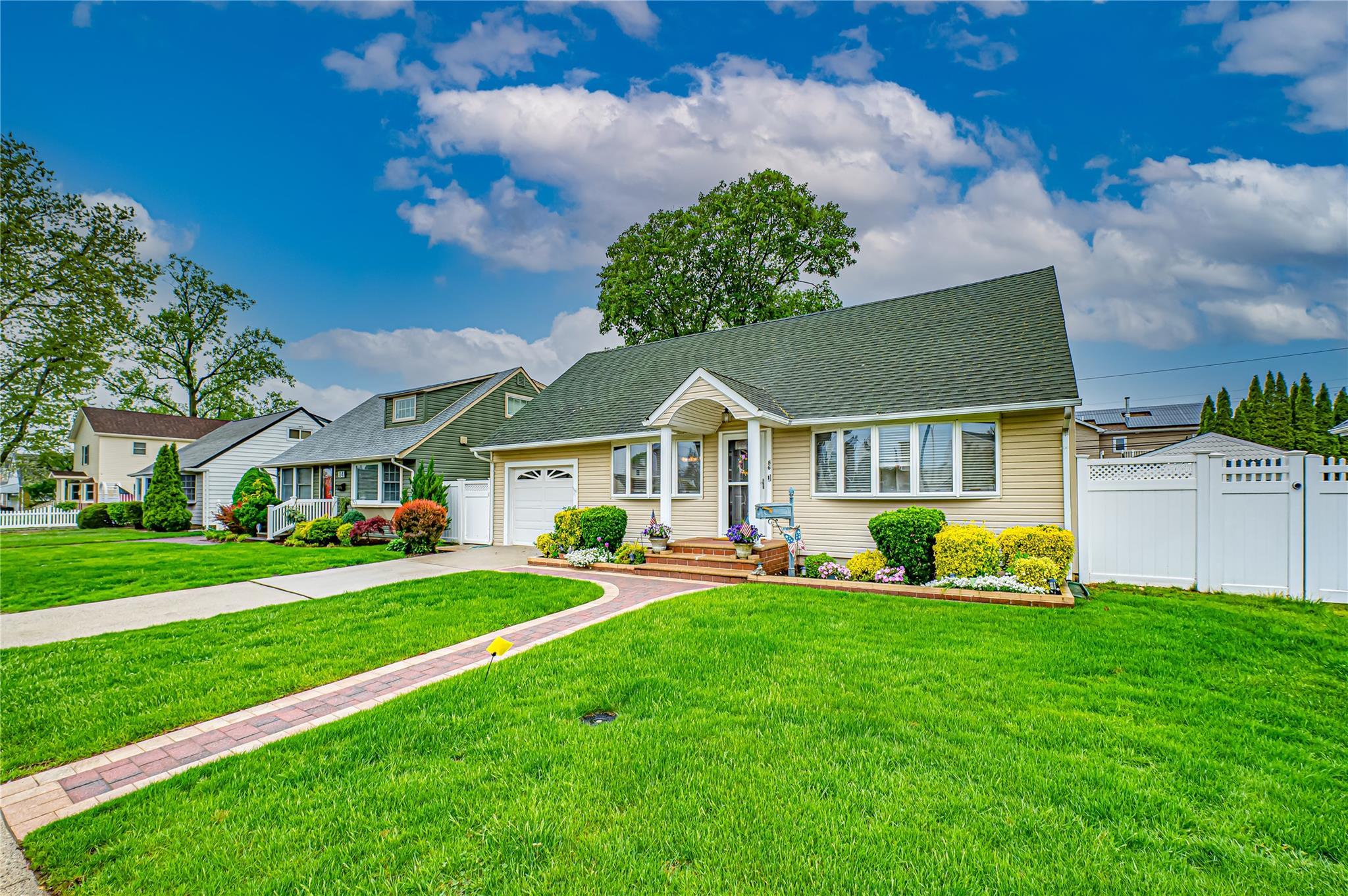 Single Family Vincent  Nassau County, NY 11801, MLS-859407-2