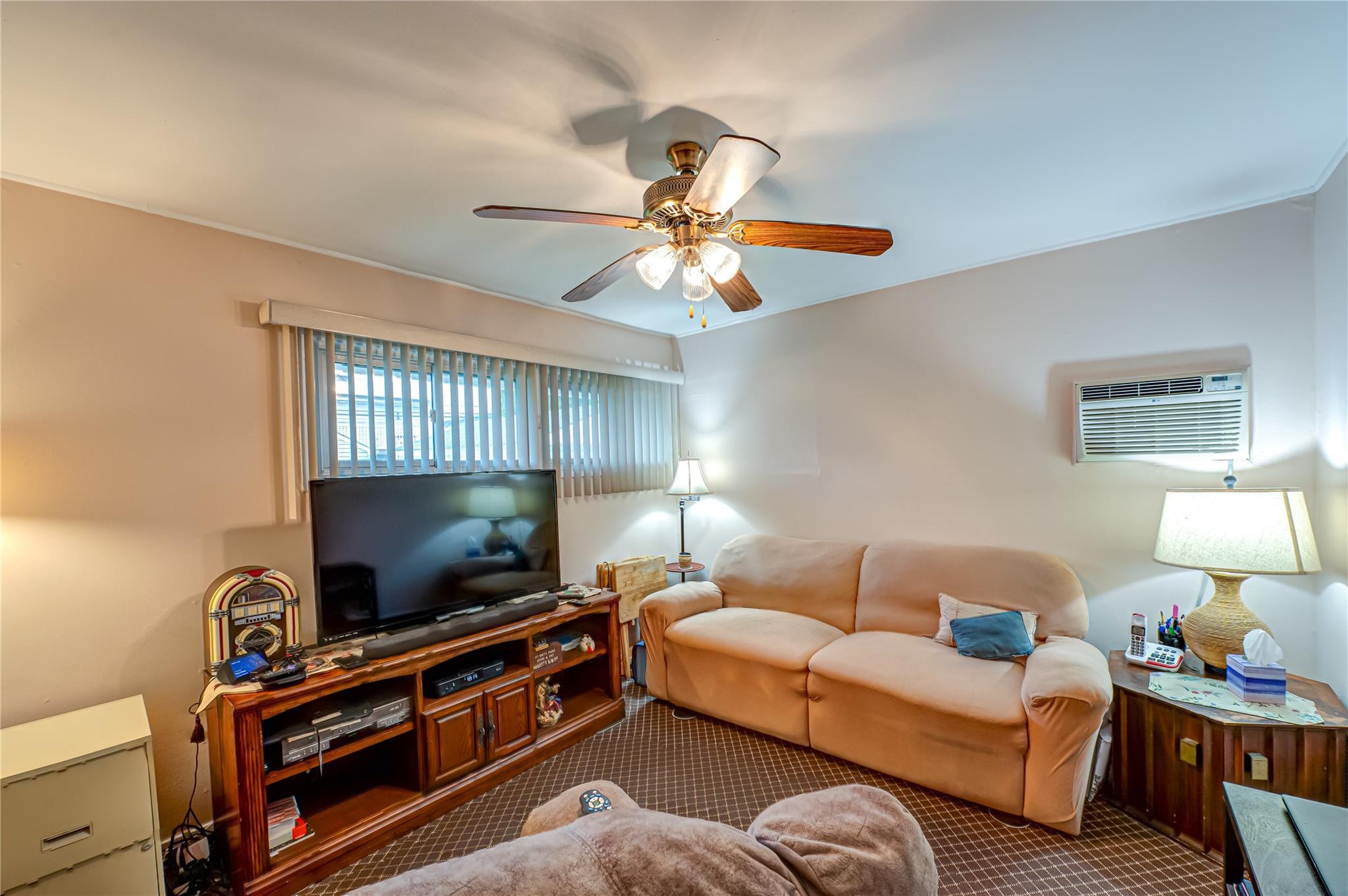 Single Family Vincent  Nassau County, NY 11801, MLS-859407-8