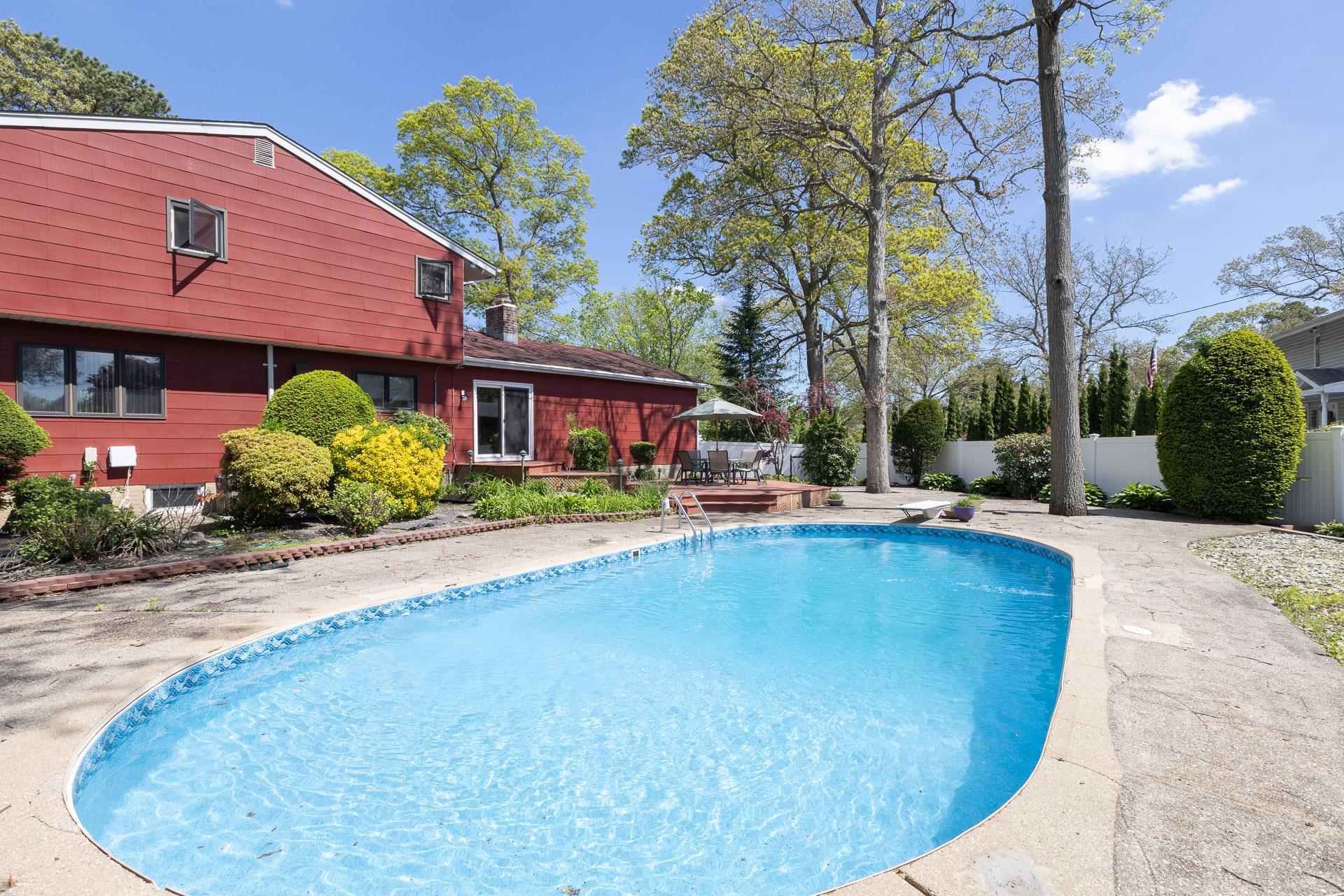 Single Family Bow  Suffolk County, NY 11788, MLS-859439-19