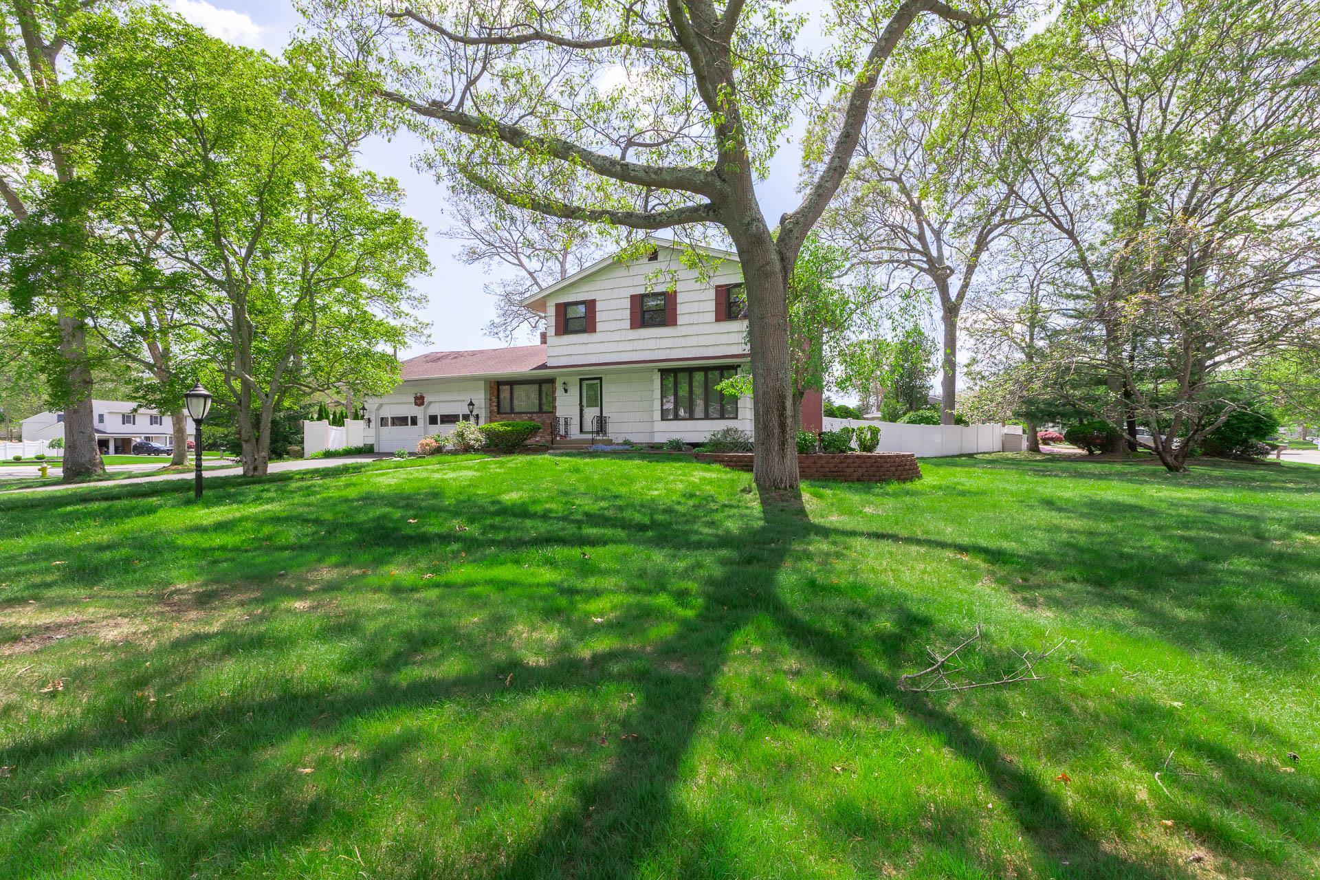 Single Family Bow  Suffolk County, NY 11788, MLS-859439-2
