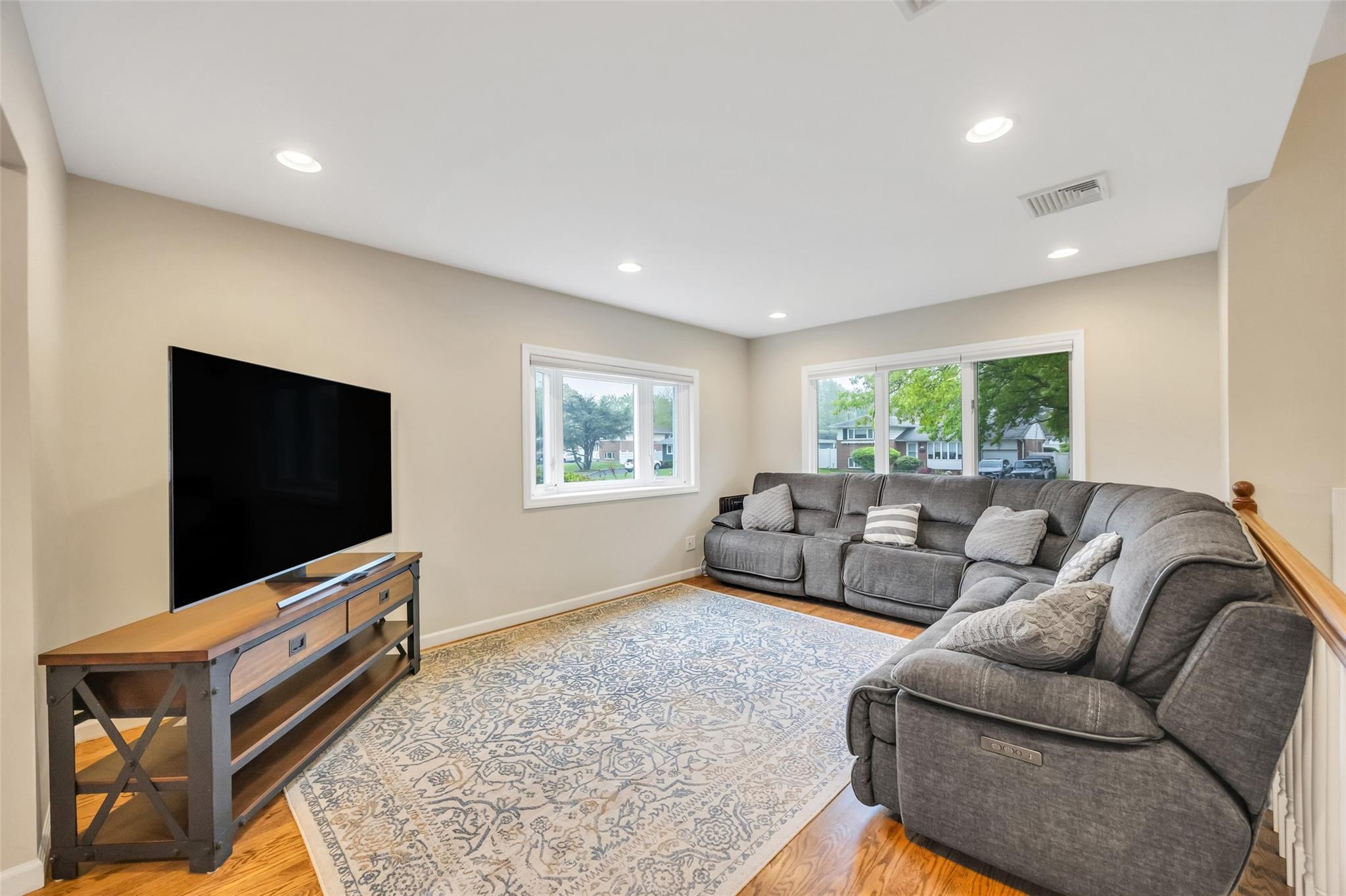 Single Family Rensselaer  Suffolk County, NY 11725, MLS-859454-14