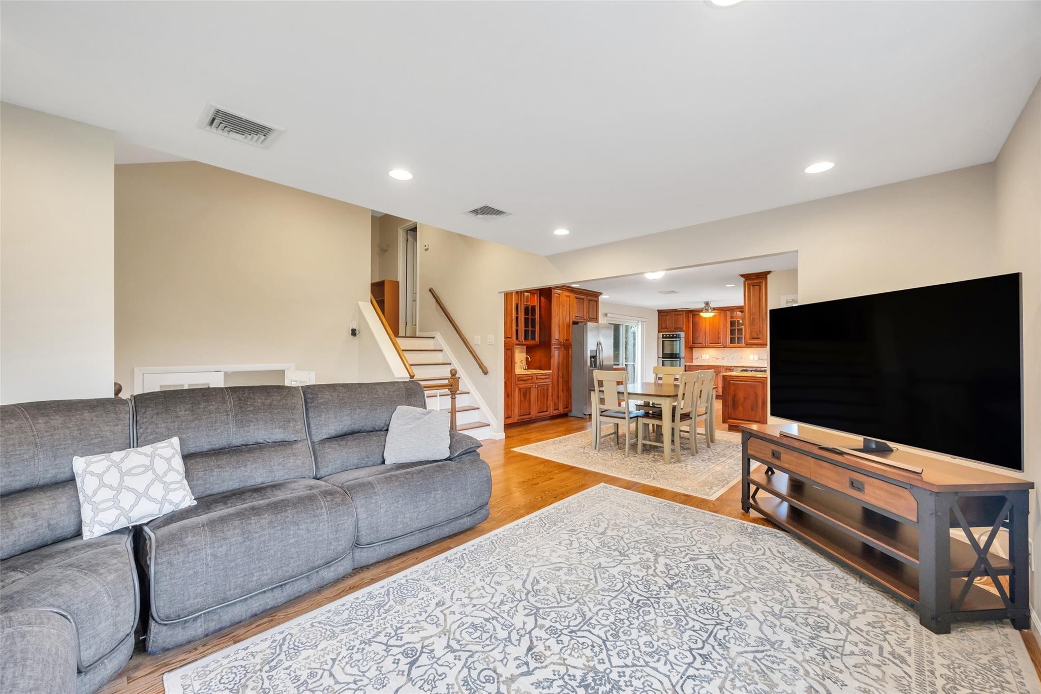 Single Family Rensselaer  Suffolk County, NY 11725, MLS-859454-16