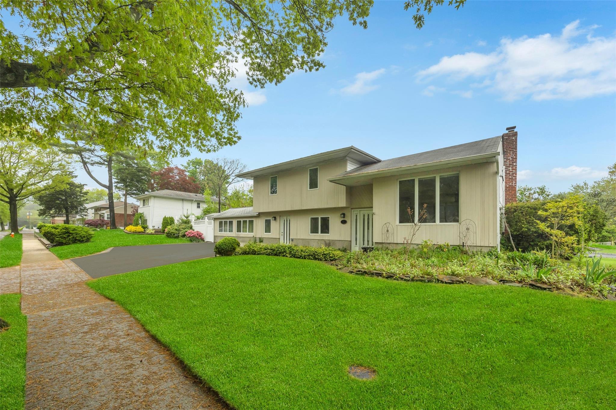 Single Family Rensselaer  Suffolk County, NY 11725, MLS-859454-3