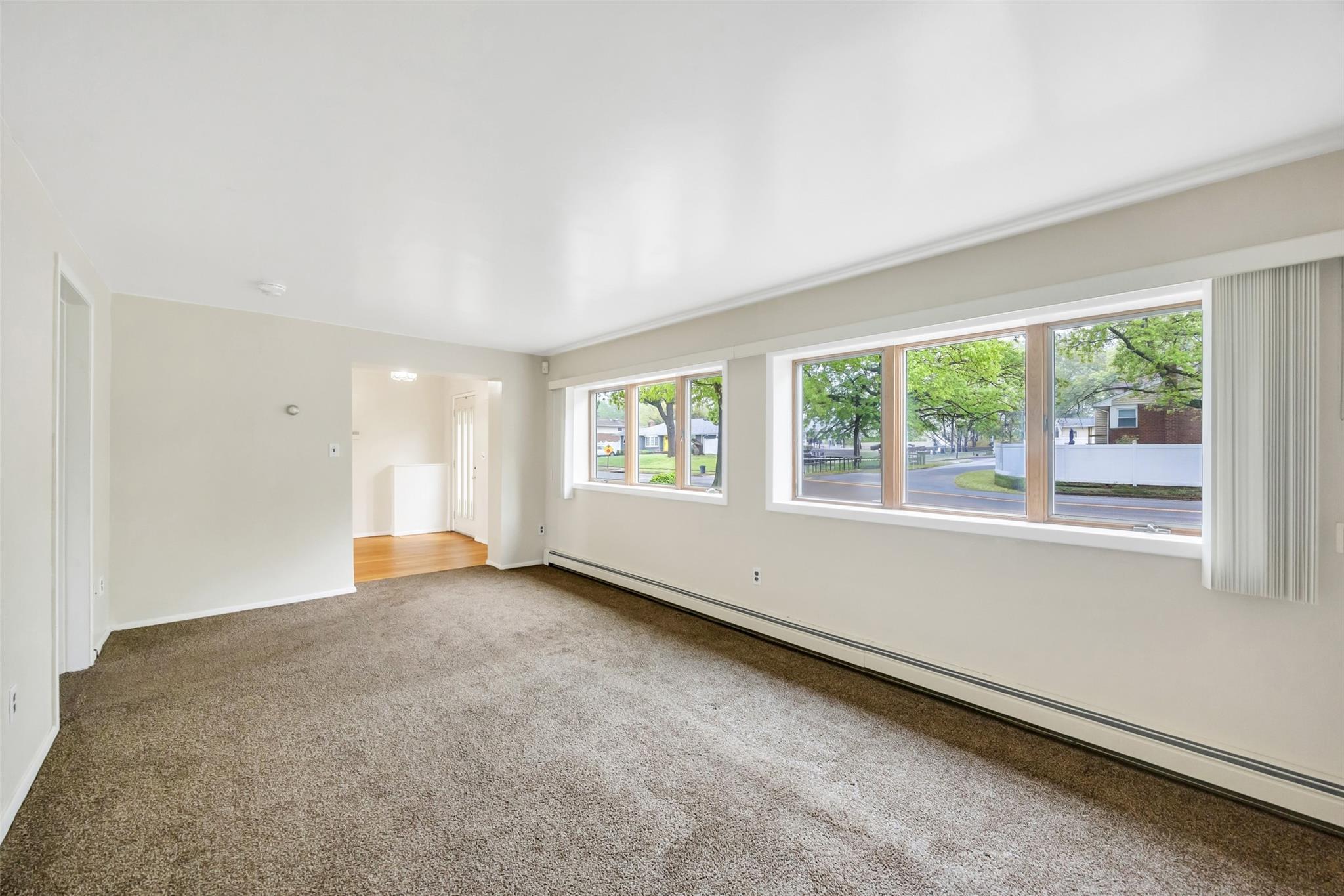 Single Family Rensselaer  Suffolk County, NY 11725, MLS-859454-38