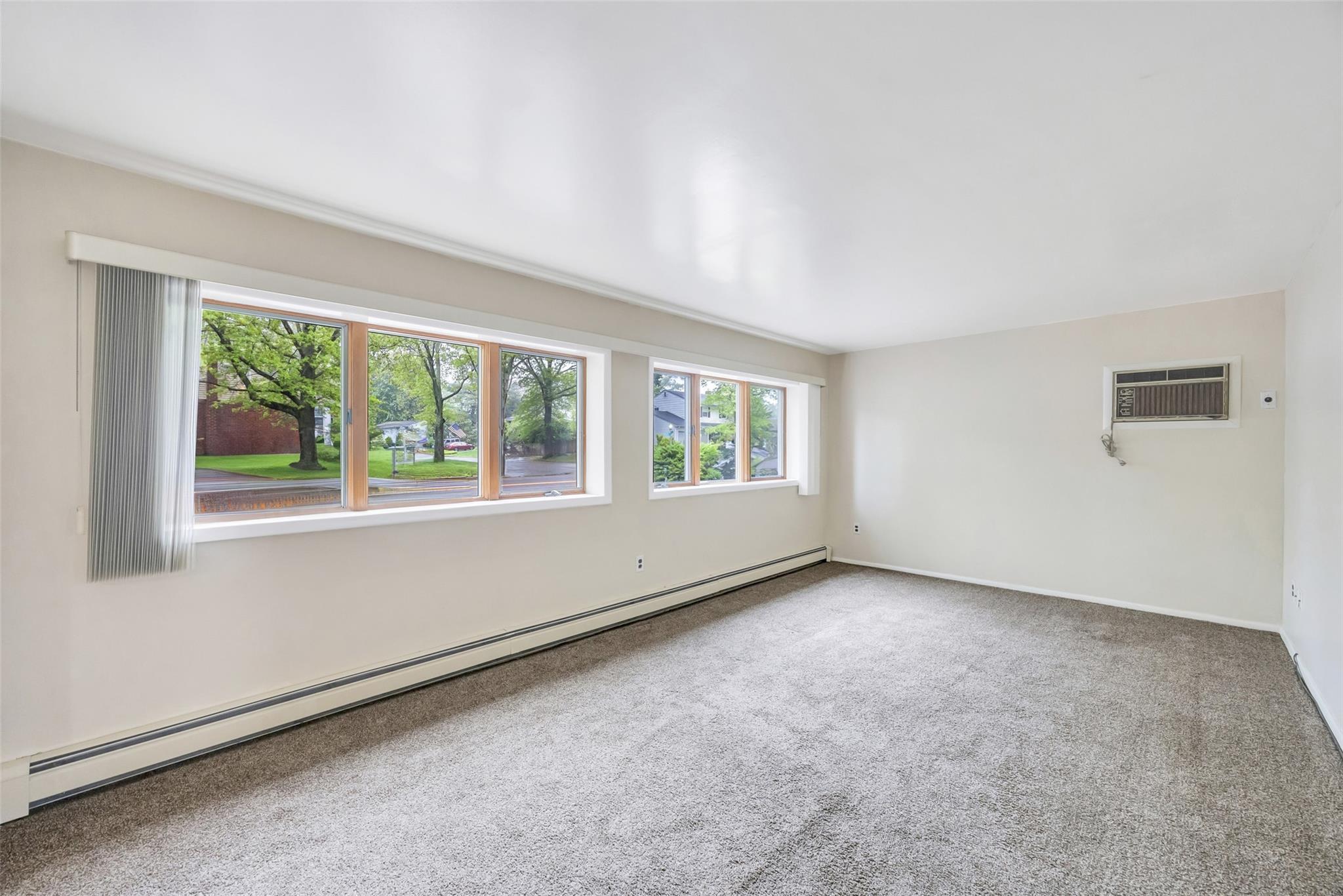 Single Family Rensselaer  Suffolk County, NY 11725, MLS-859454-41