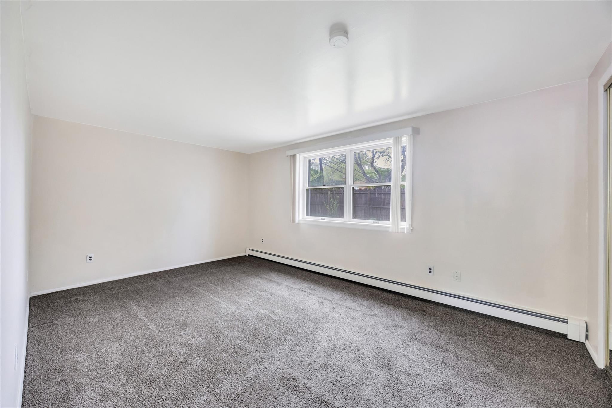 Single Family Rensselaer  Suffolk County, NY 11725, MLS-859454-44
