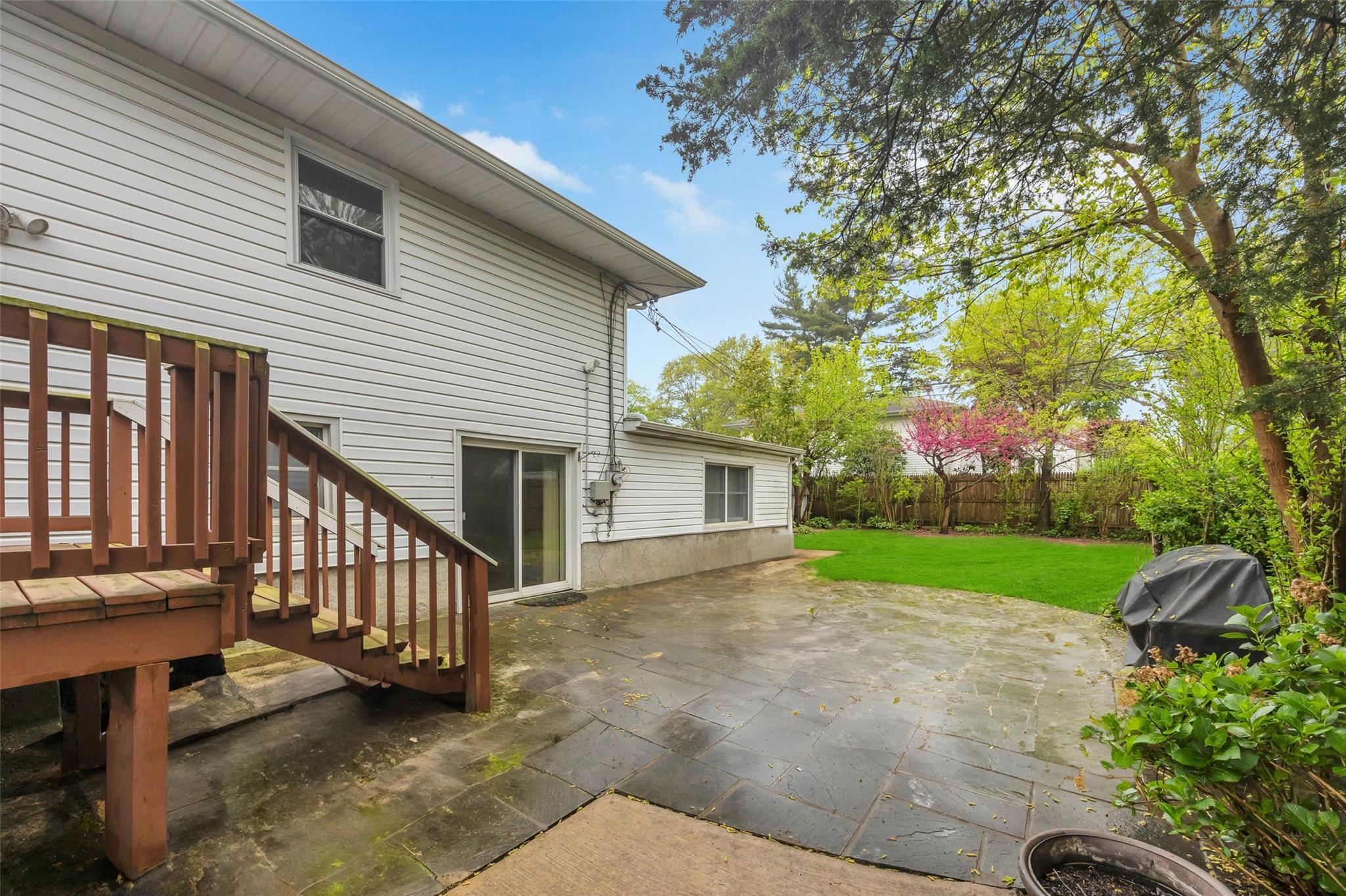 Single Family Rensselaer  Suffolk County, NY 11725, MLS-859454-46