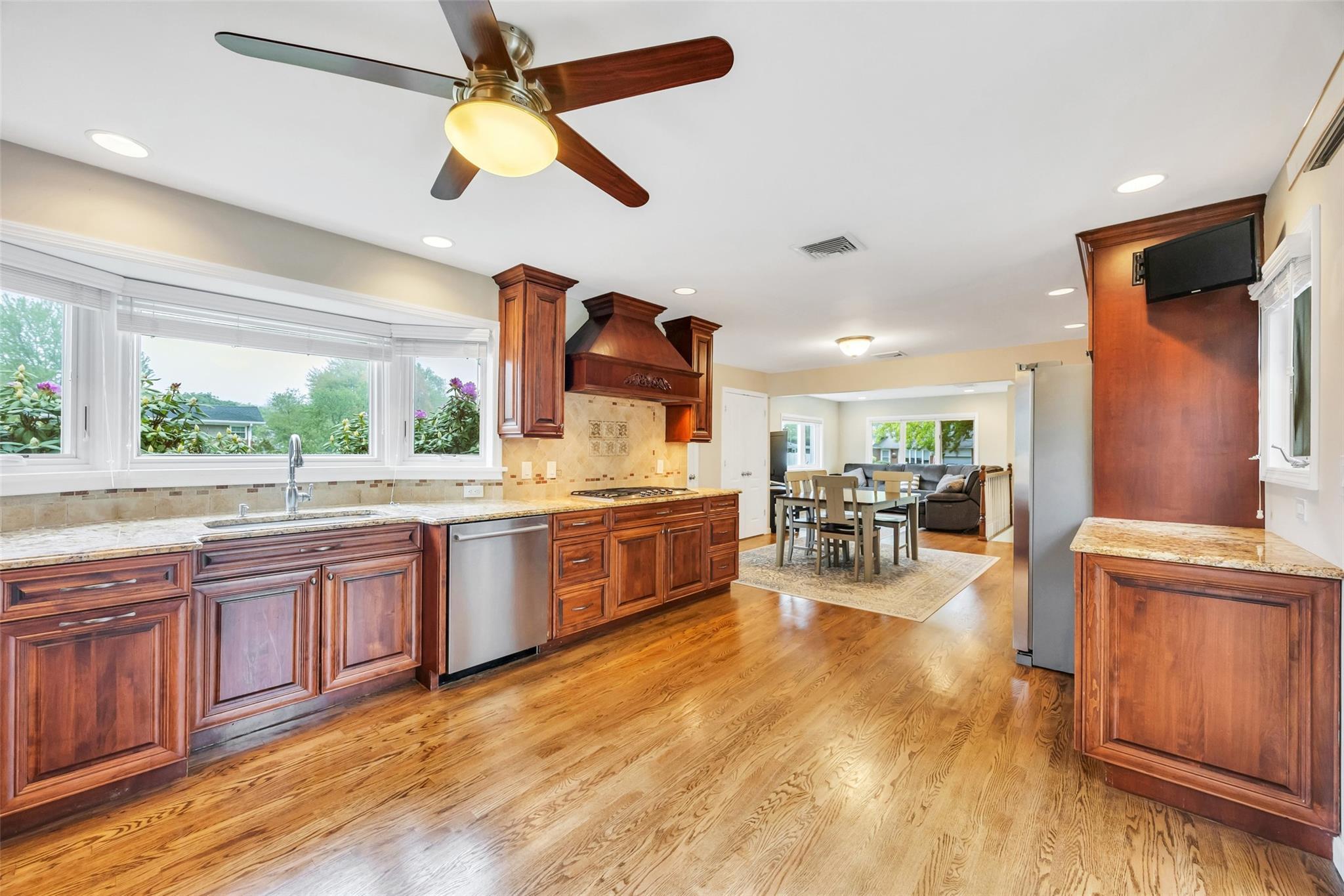 Single Family Rensselaer  Suffolk County, NY 11725, MLS-859454-9