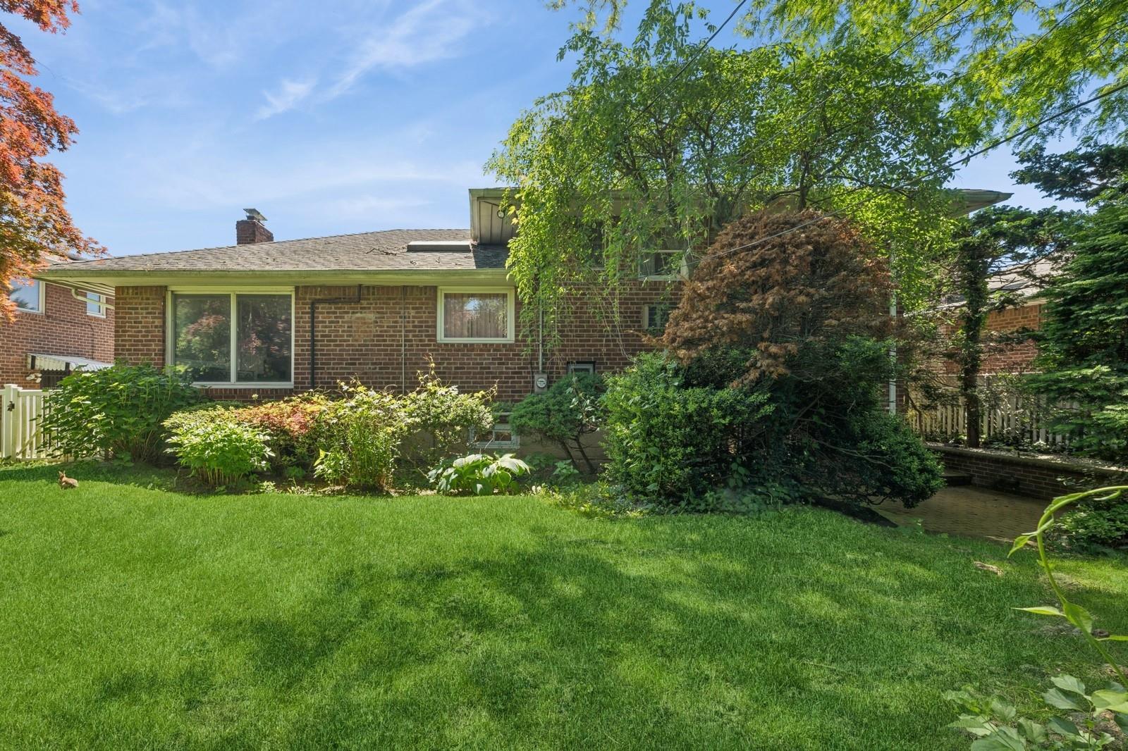 Single Family Carling  Nassau County, NY 11040, MLS-859459-26