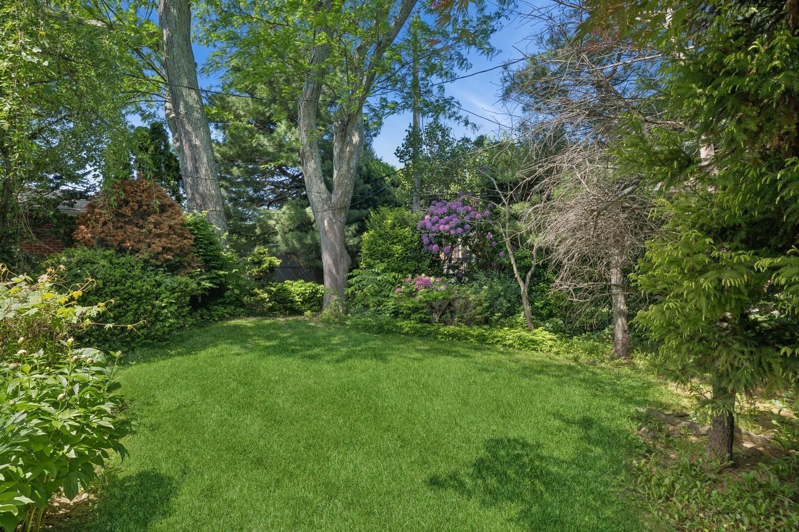 Single Family Carling  Nassau County, NY 11040, MLS-859459-28