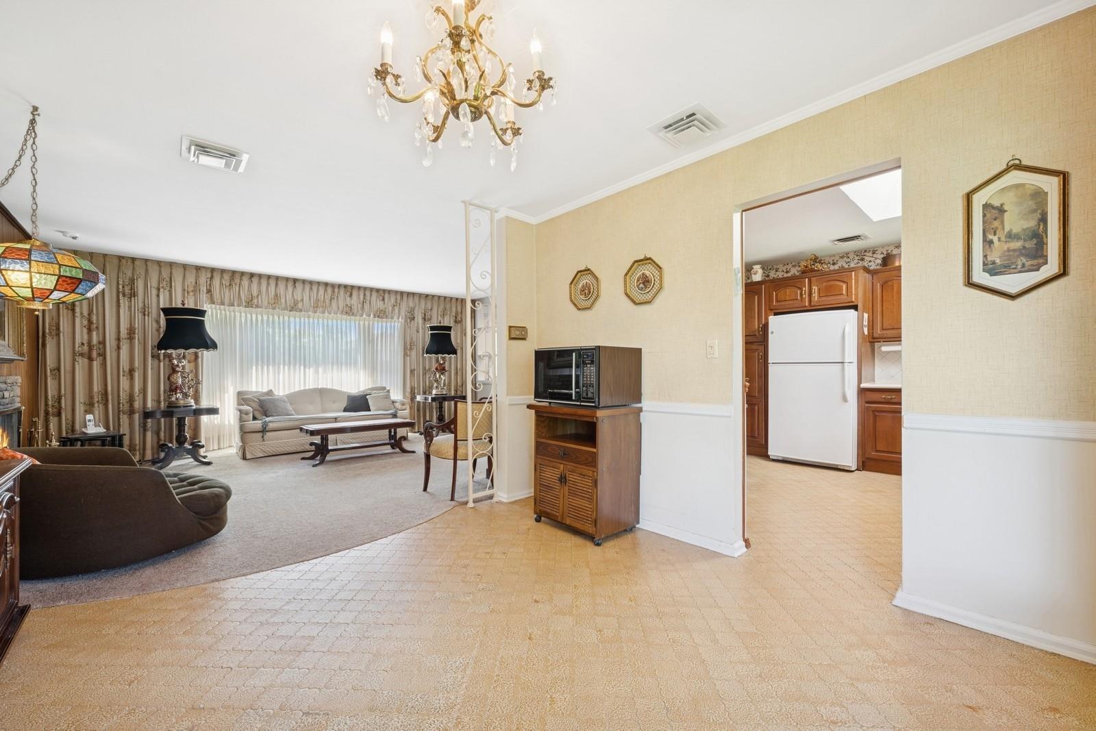 Single Family Carling  Nassau County, NY 11040, MLS-859459-8