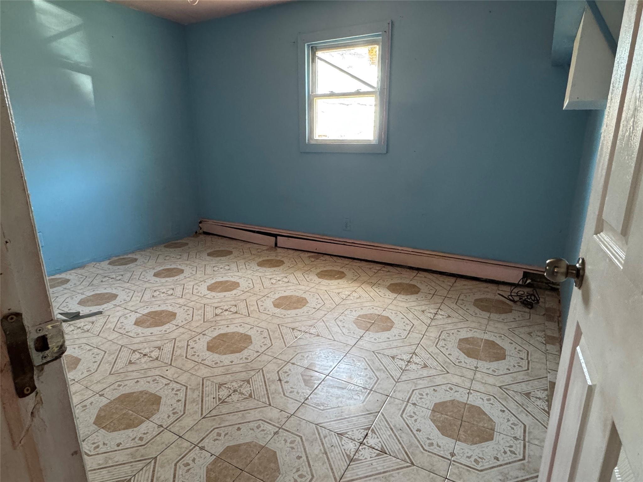 Single Family Candlewood  Suffolk County, NY 11706, MLS-859487-5