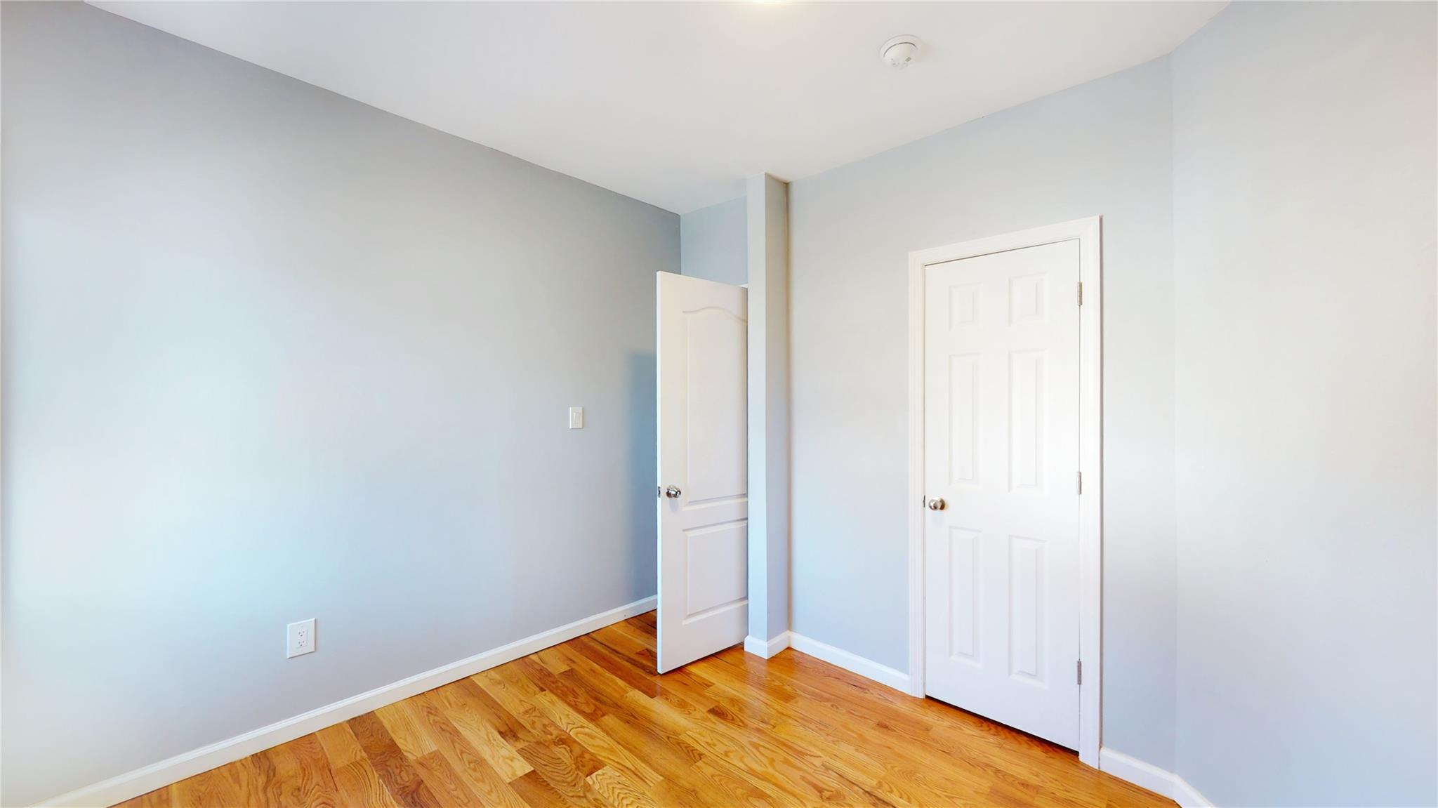 Single Family Liverpool  Queens, NY 11435, MLS-859506-18