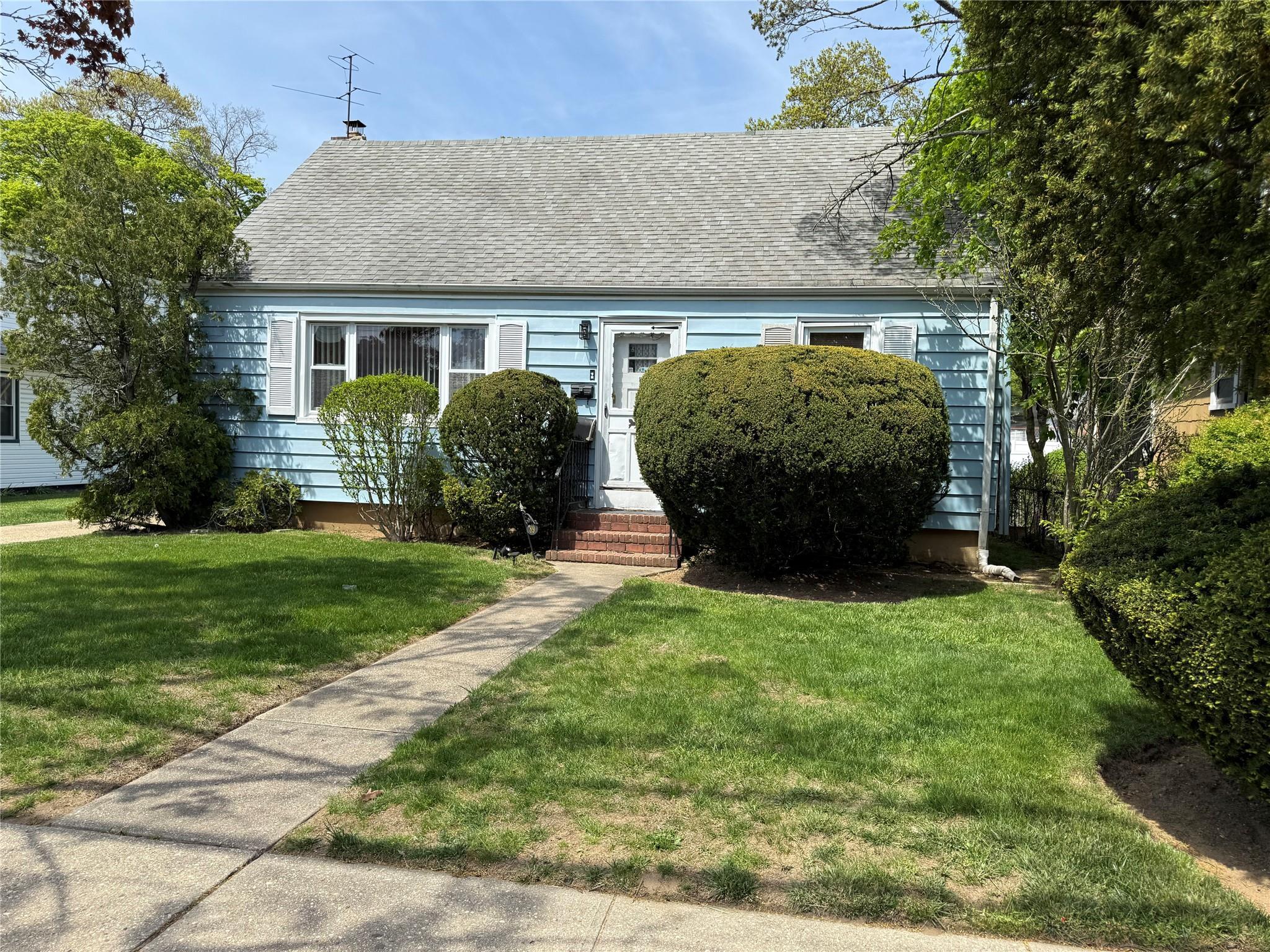 Single Family East Clinton  Nassau County, NY 11575, MLS-859514-2