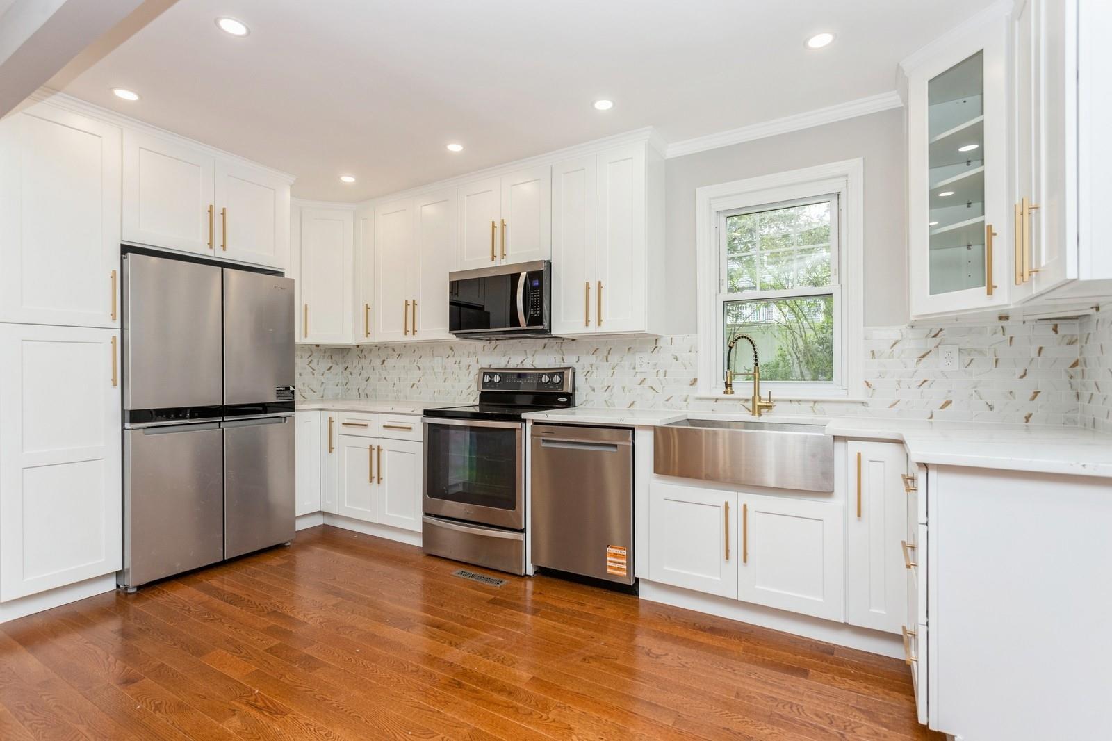 Single Family Marietta  Westchester County, NY 10532, MLS-859519-10