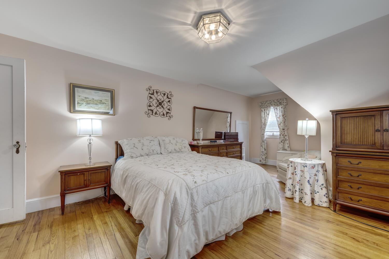Single Family Meadowsweet  Nassau County, NY 11501, MLS-859526-17