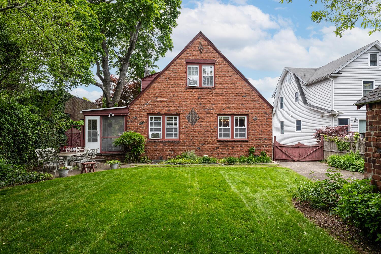 Single Family Meadowsweet  Nassau County, NY 11501, MLS-859526-22