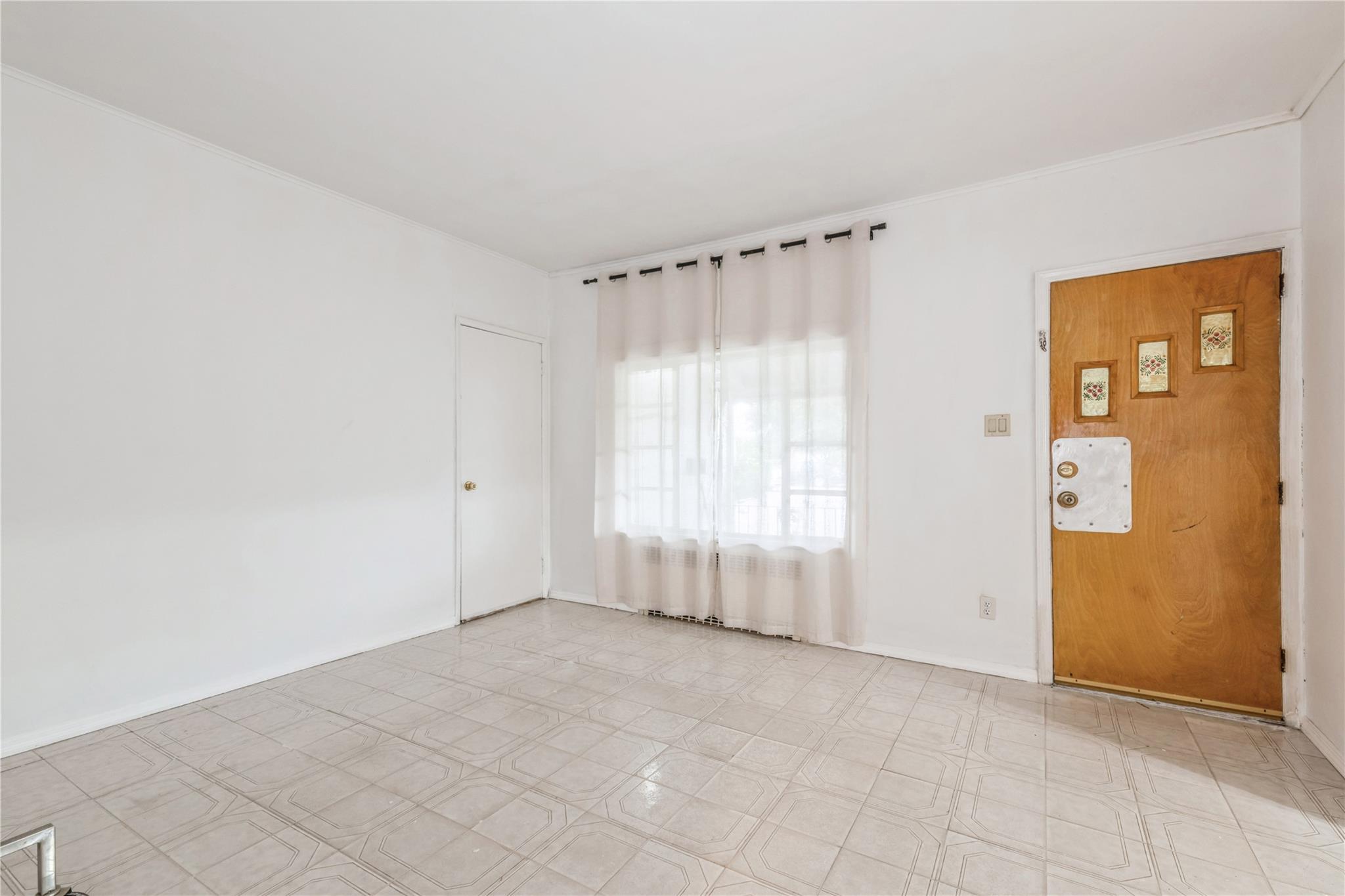 Single Family Oakley  Nassau County, NY 11003, MLS-859530-14