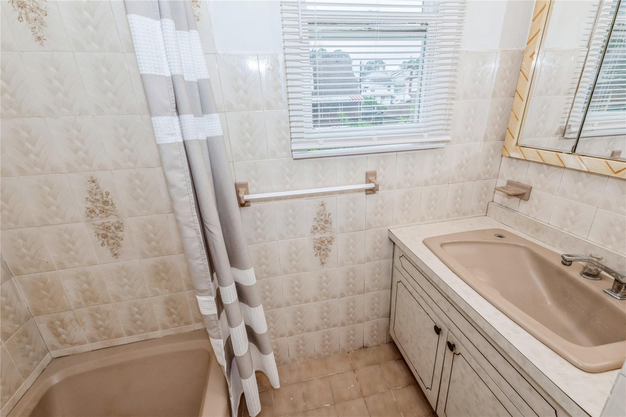 Single Family Oakley  Nassau County, NY 11003, MLS-859530-22