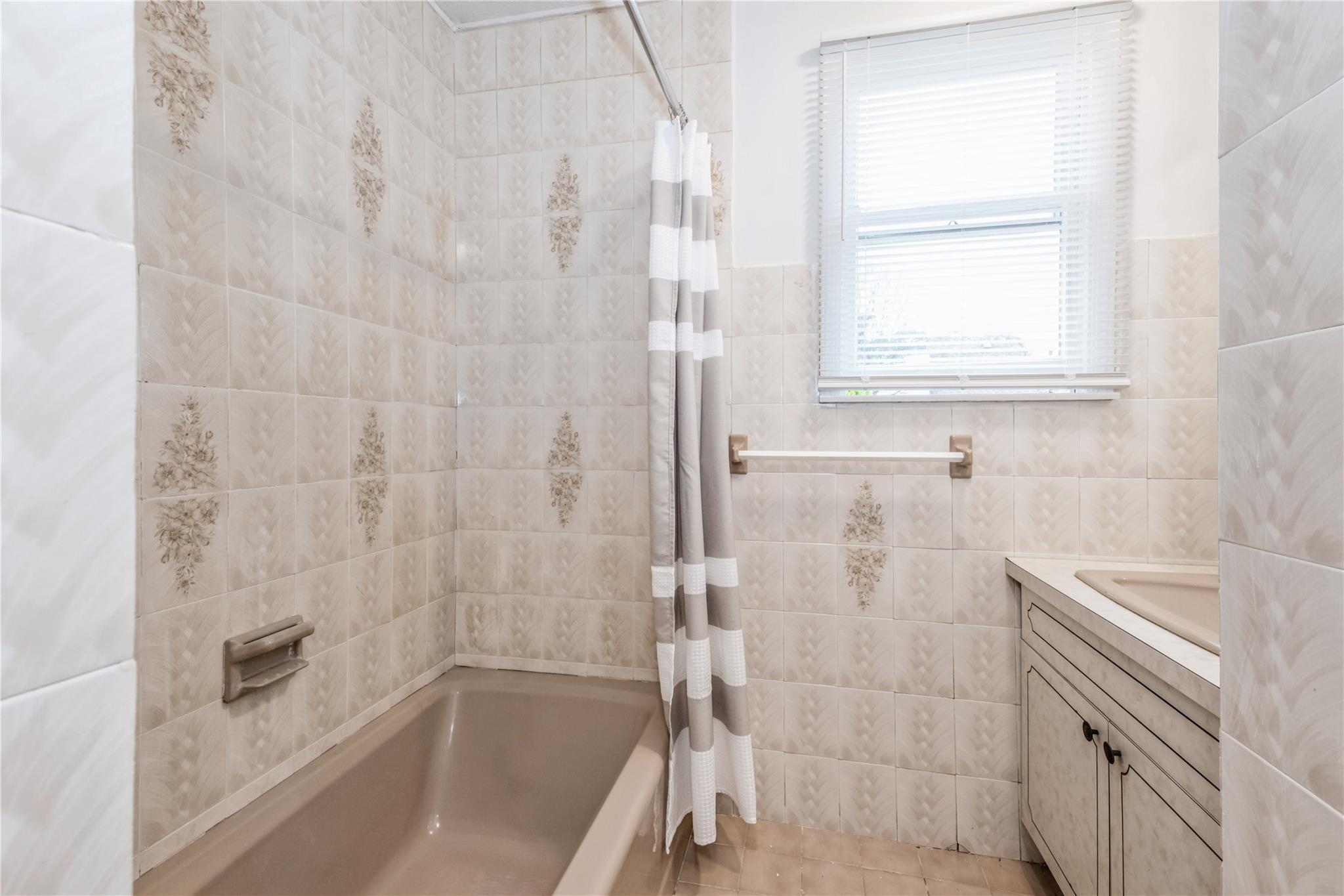 Single Family Oakley  Nassau County, NY 11003, MLS-859530-23