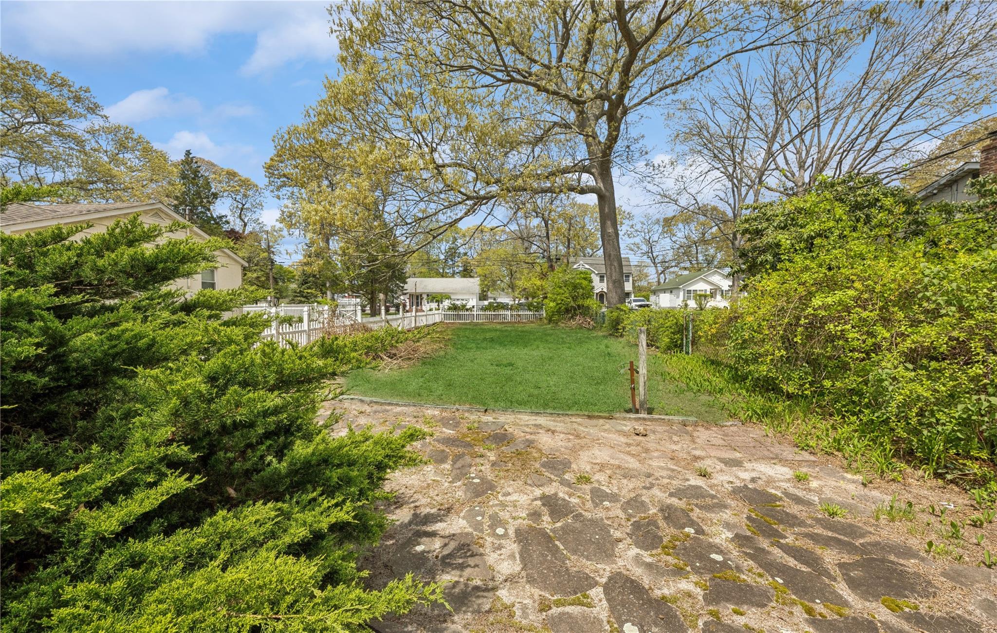 Single Family Oakdale  Suffolk County, NY 11784, MLS-859547-2