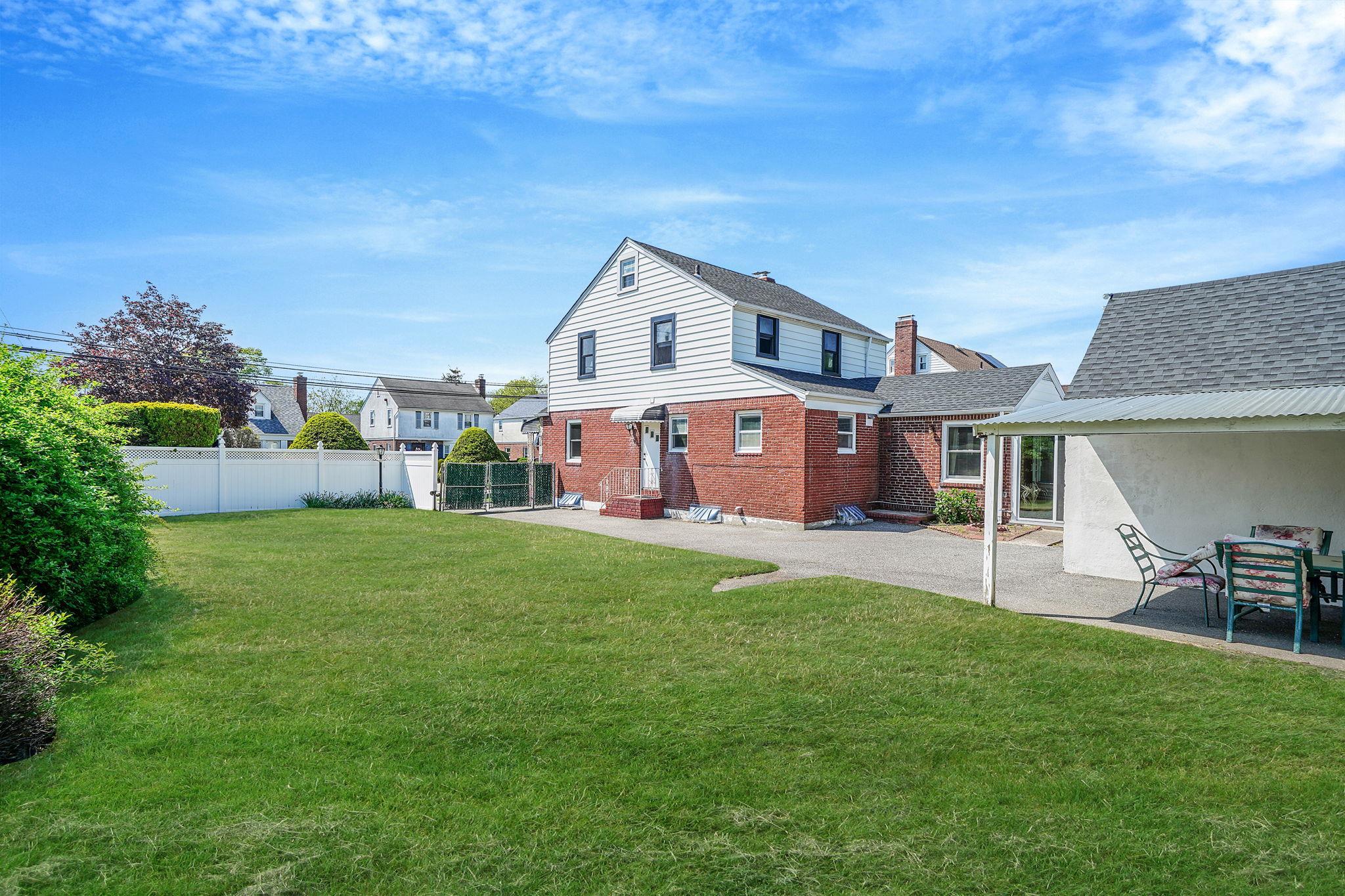 Single Family Elmwood  Nassau County, NY 11550, MLS-859568-16