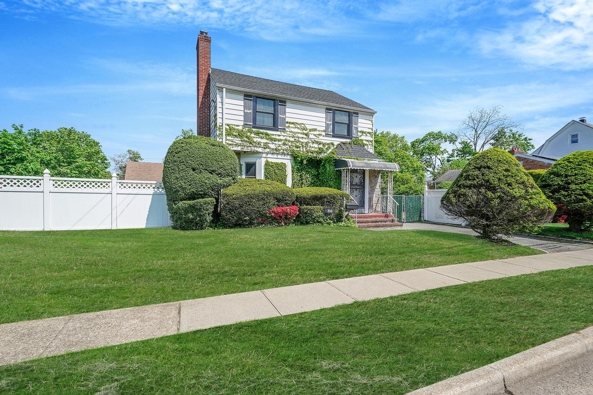 Single Family Elmwood  Nassau County, NY 11550, MLS-859568-2