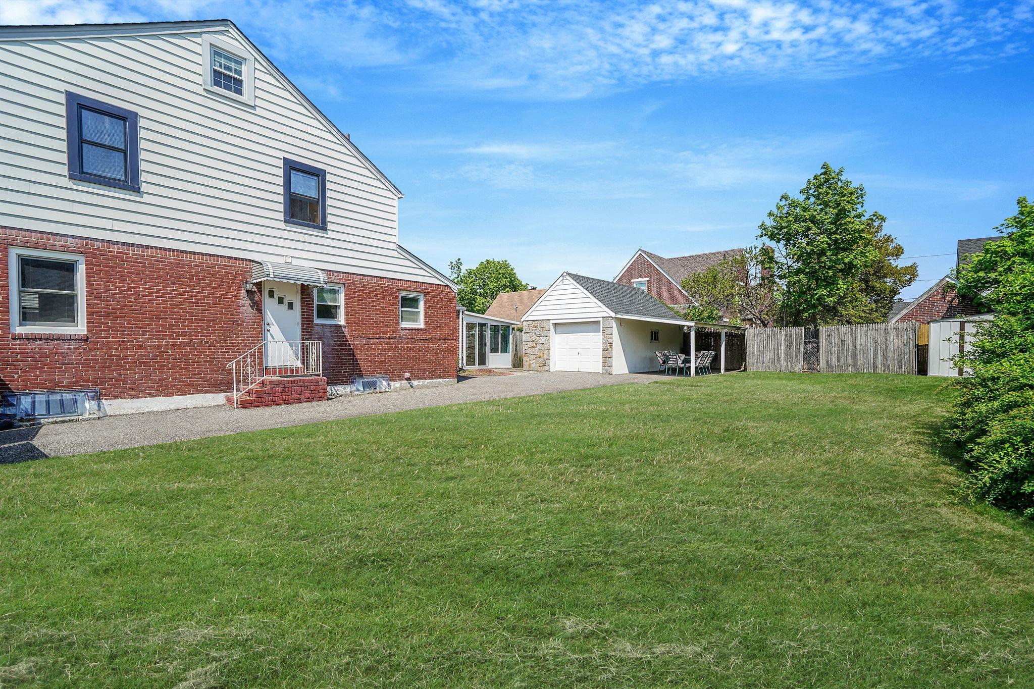 Single Family Elmwood  Nassau County, NY 11550, MLS-859568-33