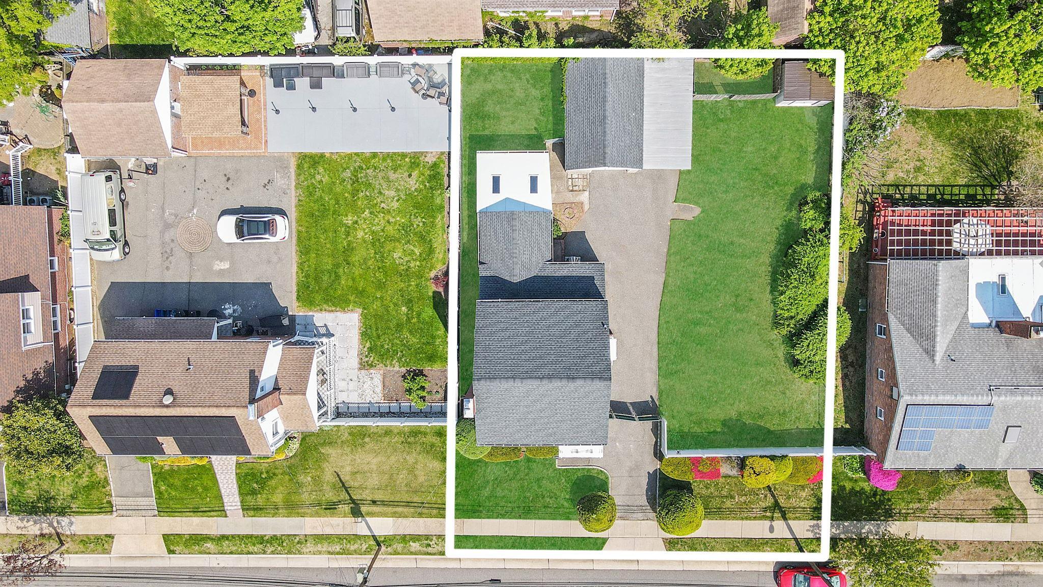 Single Family Elmwood  Nassau County, NY 11550, MLS-859568-34
