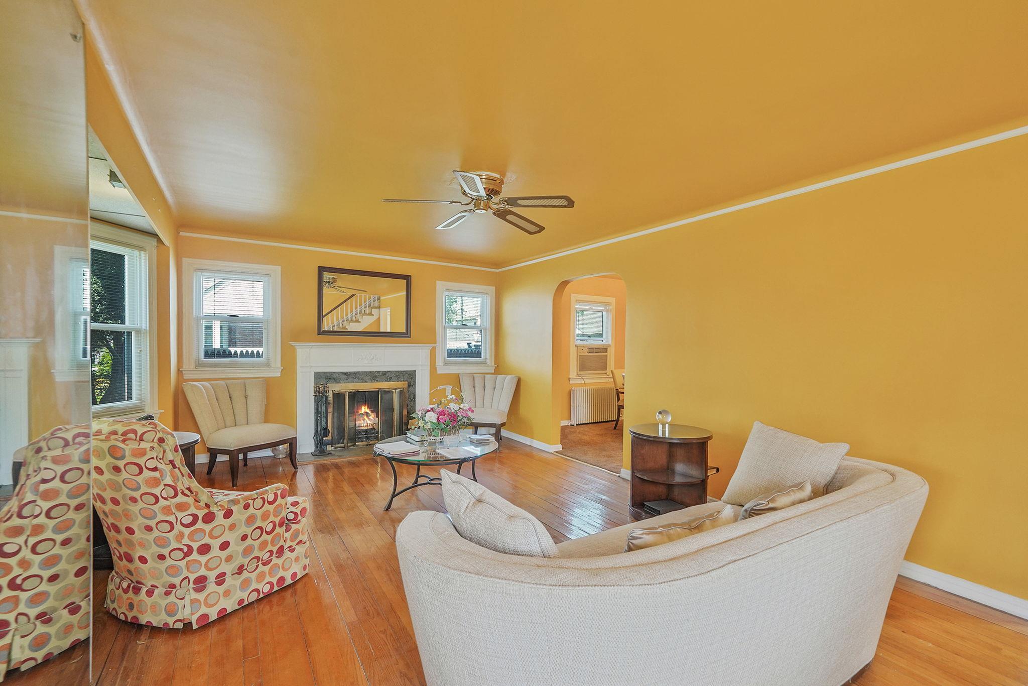 Single Family Elmwood  Nassau County, NY 11550, MLS-859568-4