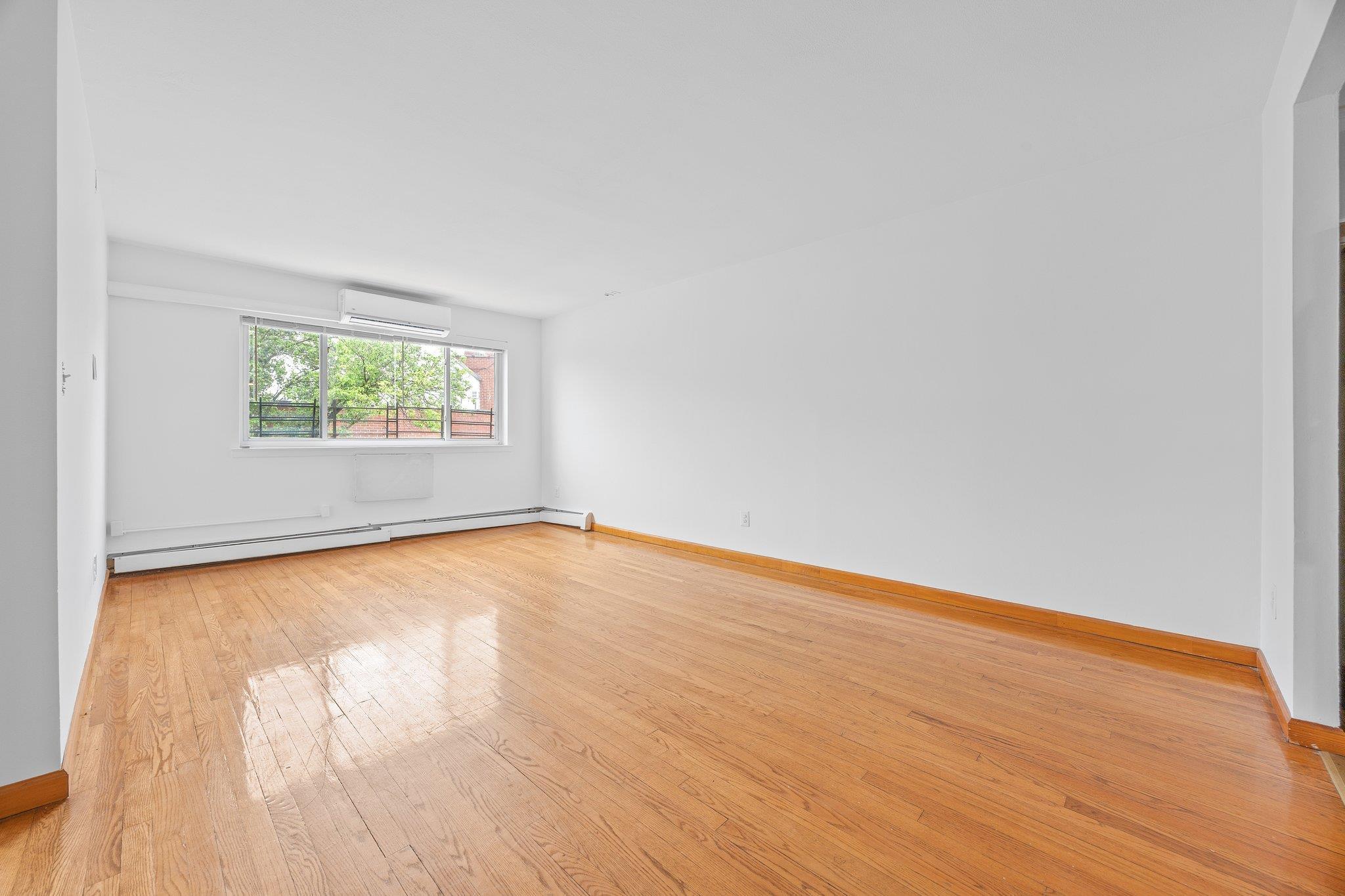 Single Family Harman  Queens, NY 11385, MLS-859575-4