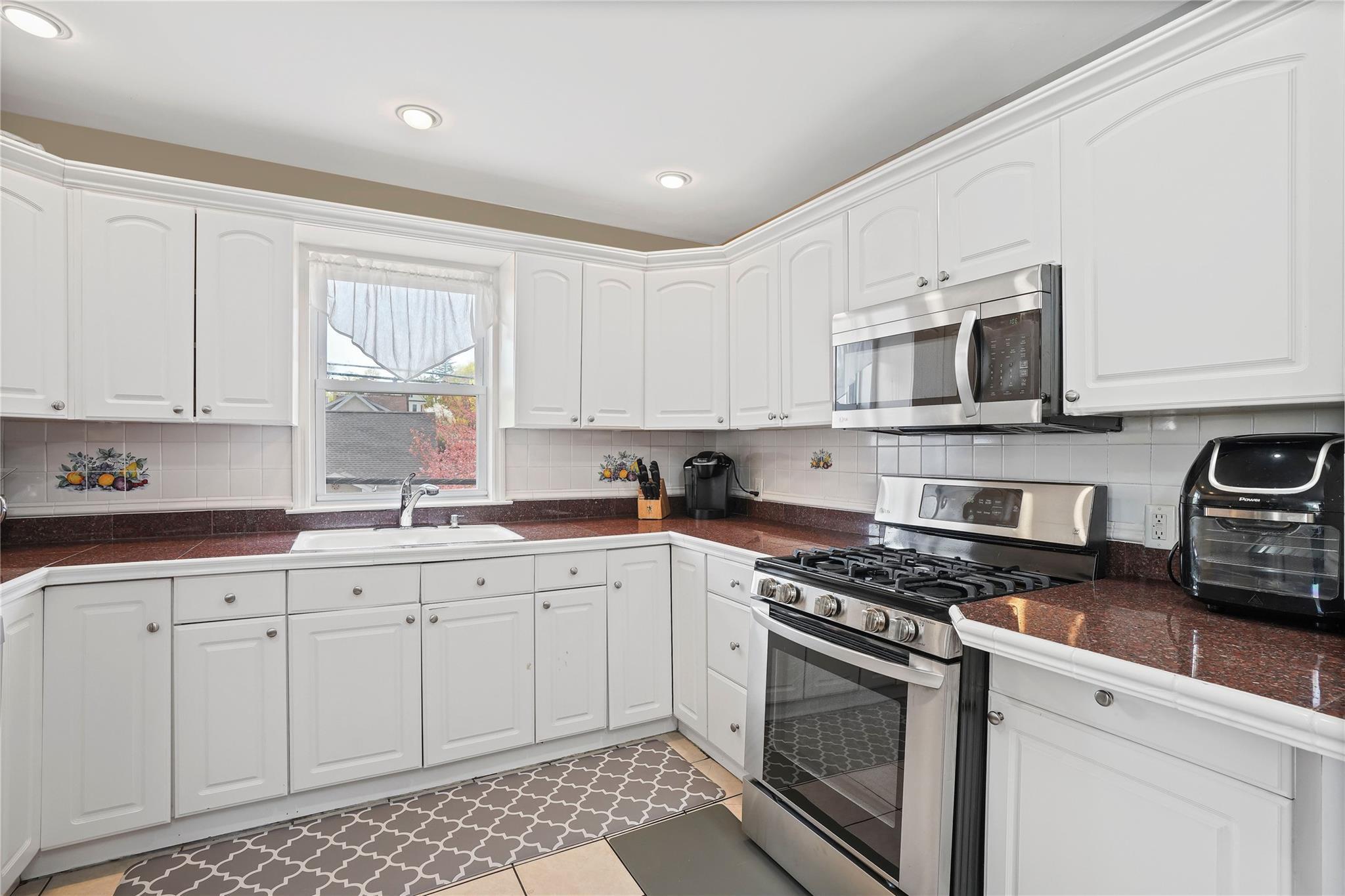 Single Family Marietta  Westchester County, NY 10532, MLS-859579-7