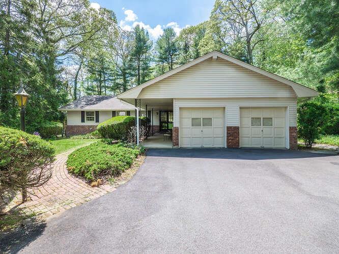 Single Family Lisa  Suffolk County, NY 11746, MLS-859580-2