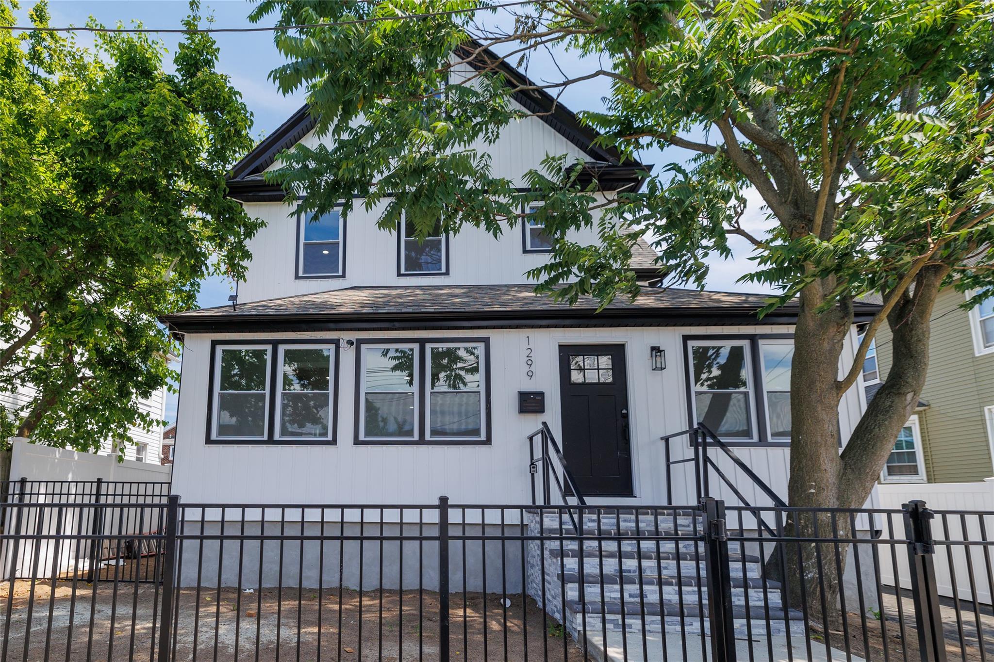 Single Family Brunswick  Queens, NY 11691, MLS-859588-2