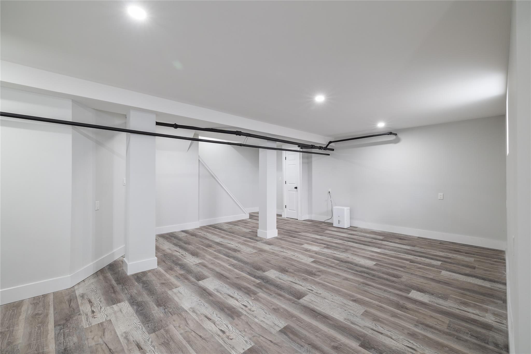 Single Family Brunswick  Queens, NY 11691, MLS-859588-27