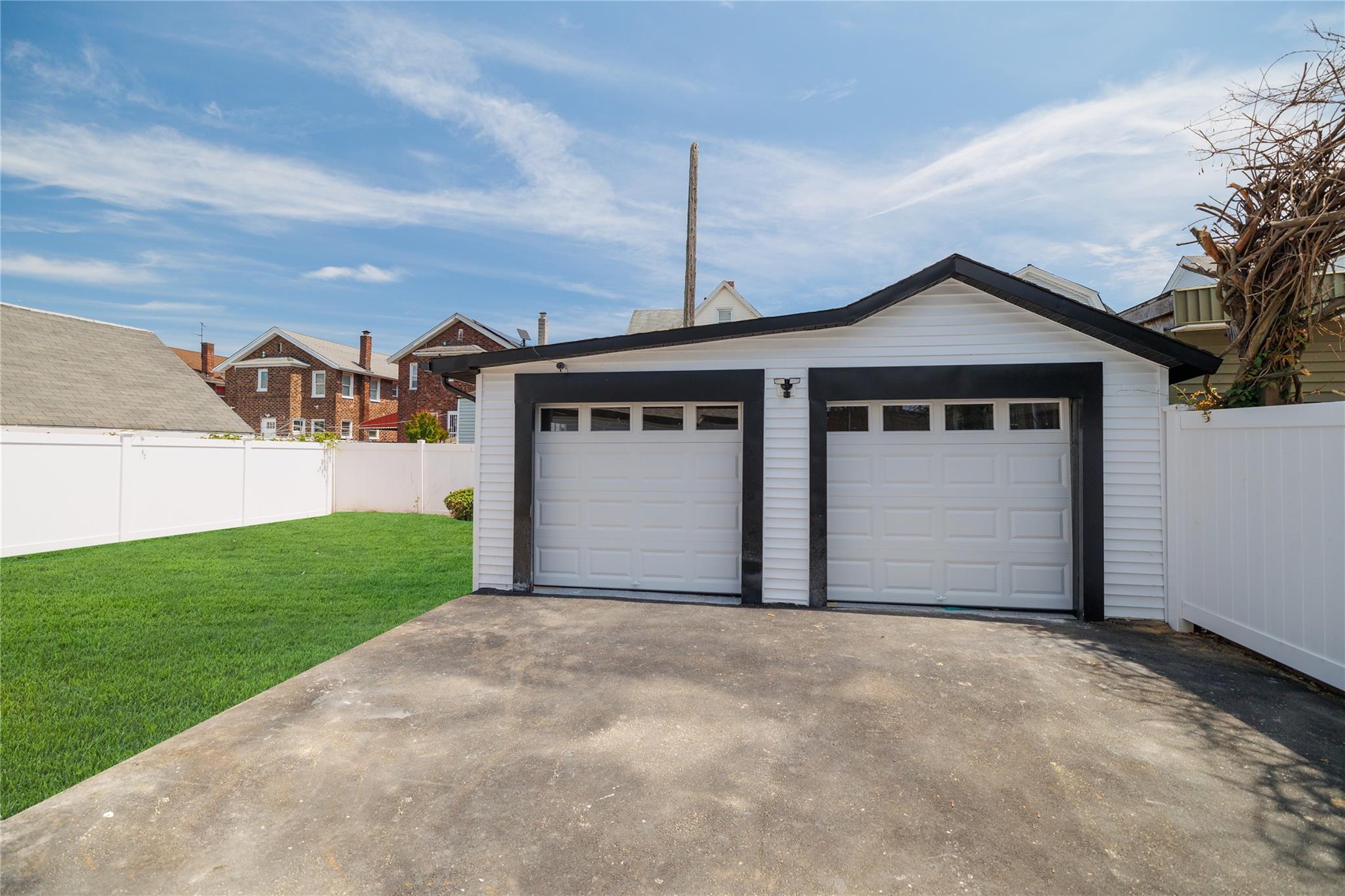 Single Family Brunswick  Queens, NY 11691, MLS-859588-30