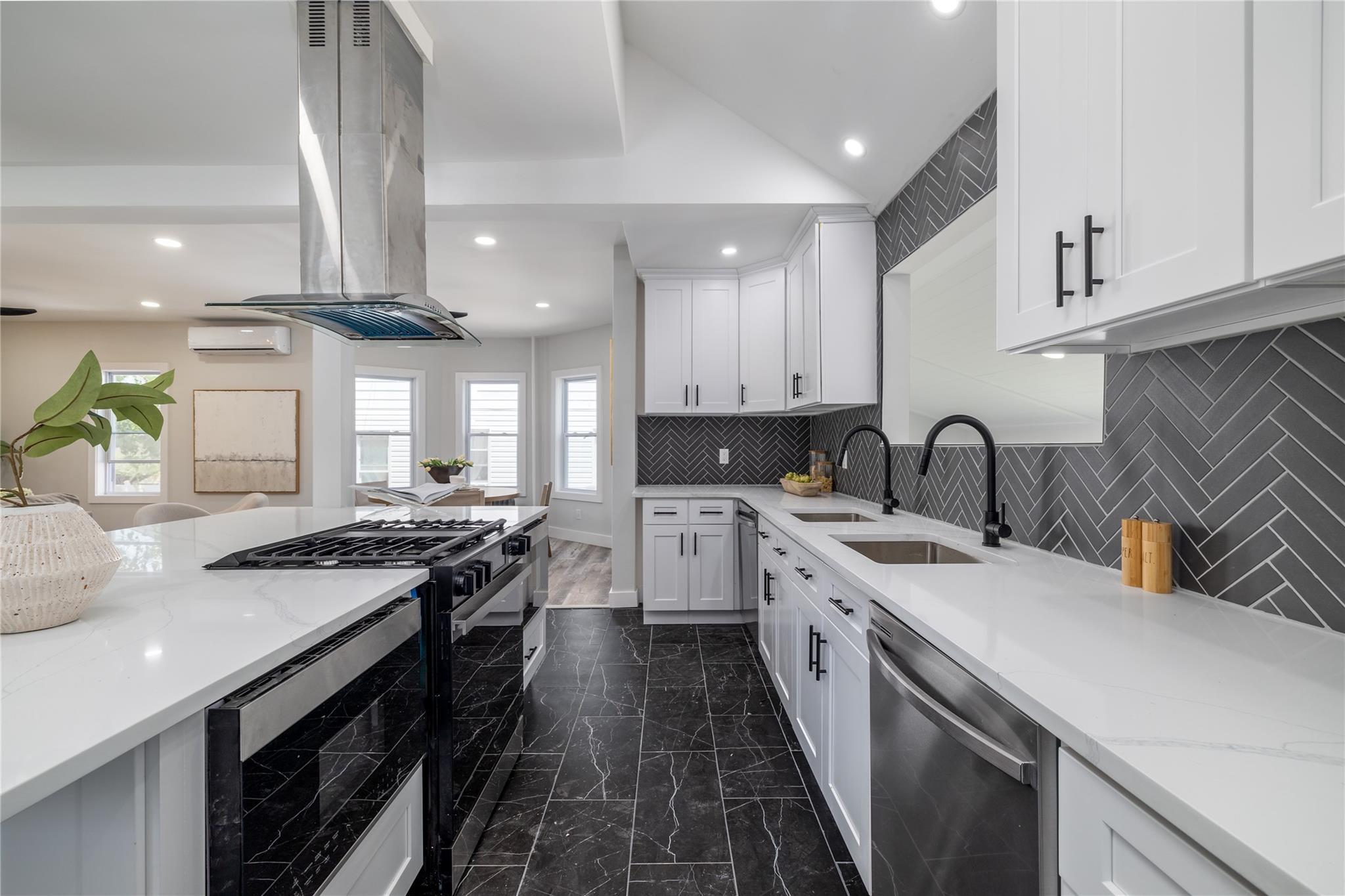 Single Family Brunswick  Queens, NY 11691, MLS-859588-5