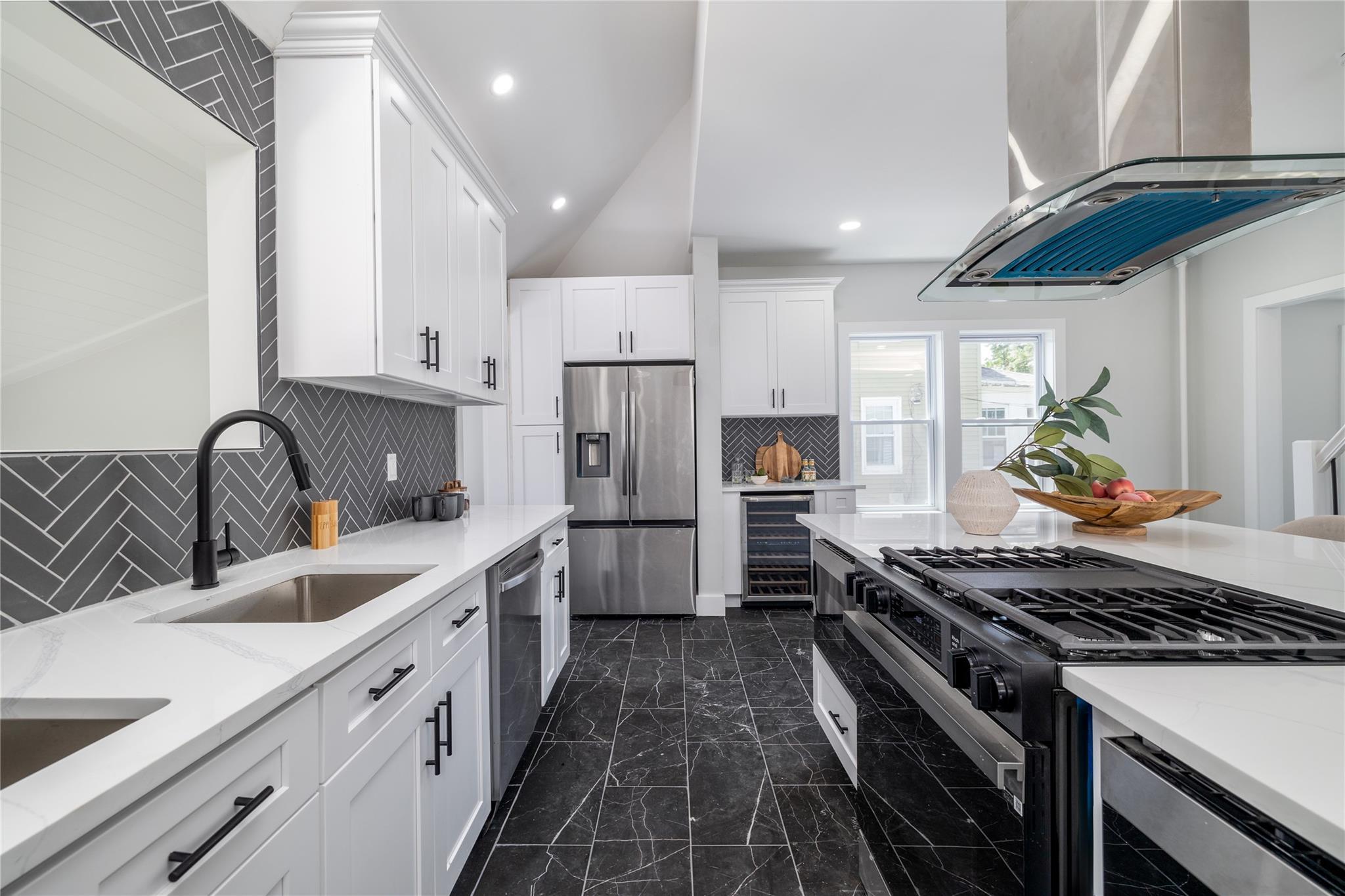 Single Family Brunswick  Queens, NY 11691, MLS-859588-7