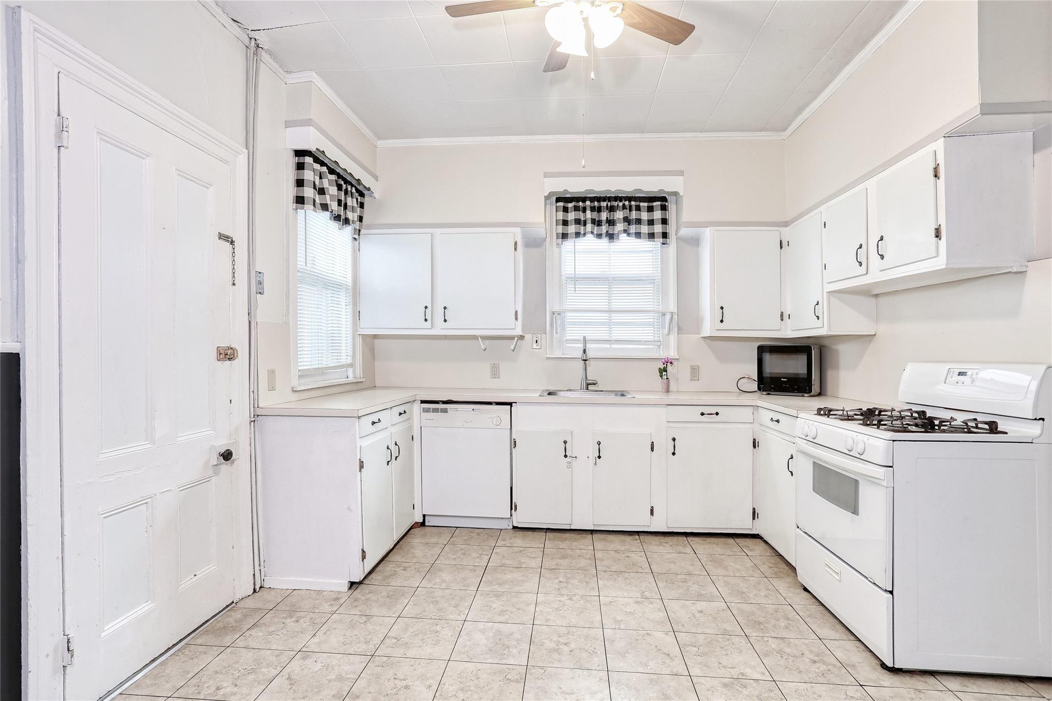Single Family Hudson  Rockland County, NY 10980, MLS-859598-7