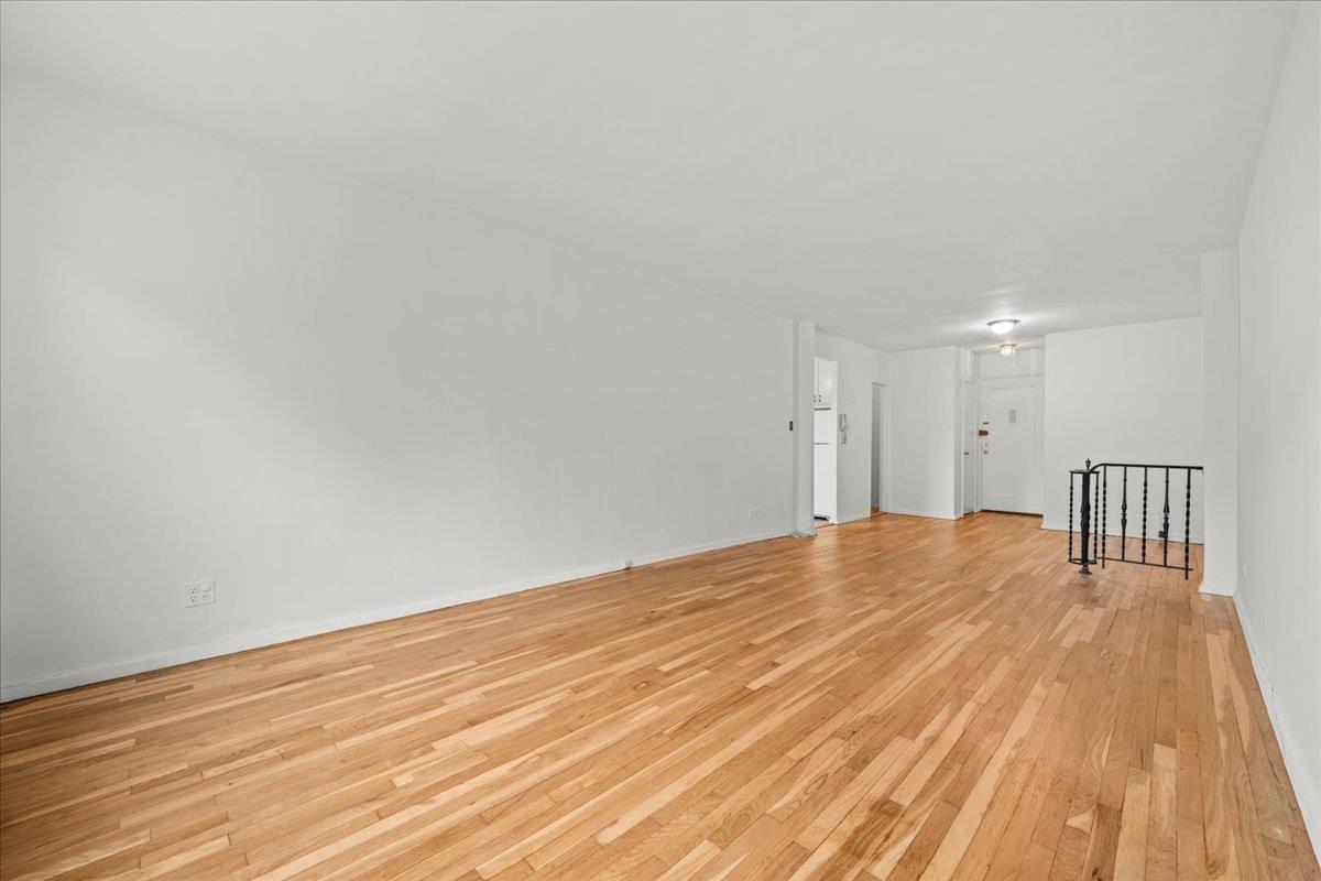 Coop Johnson  Bronx, NY 10463, MLS-859605-2