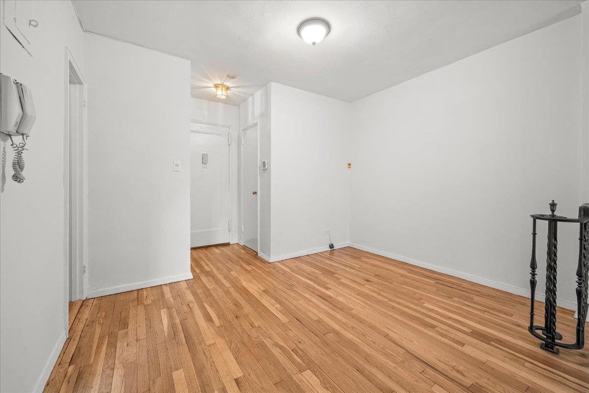 Coop Johnson  Bronx, NY 10463, MLS-859605-3