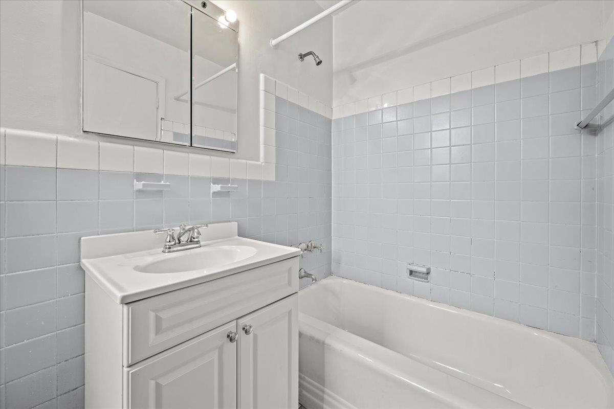 Coop Johnson  Bronx, NY 10463, MLS-859605-9