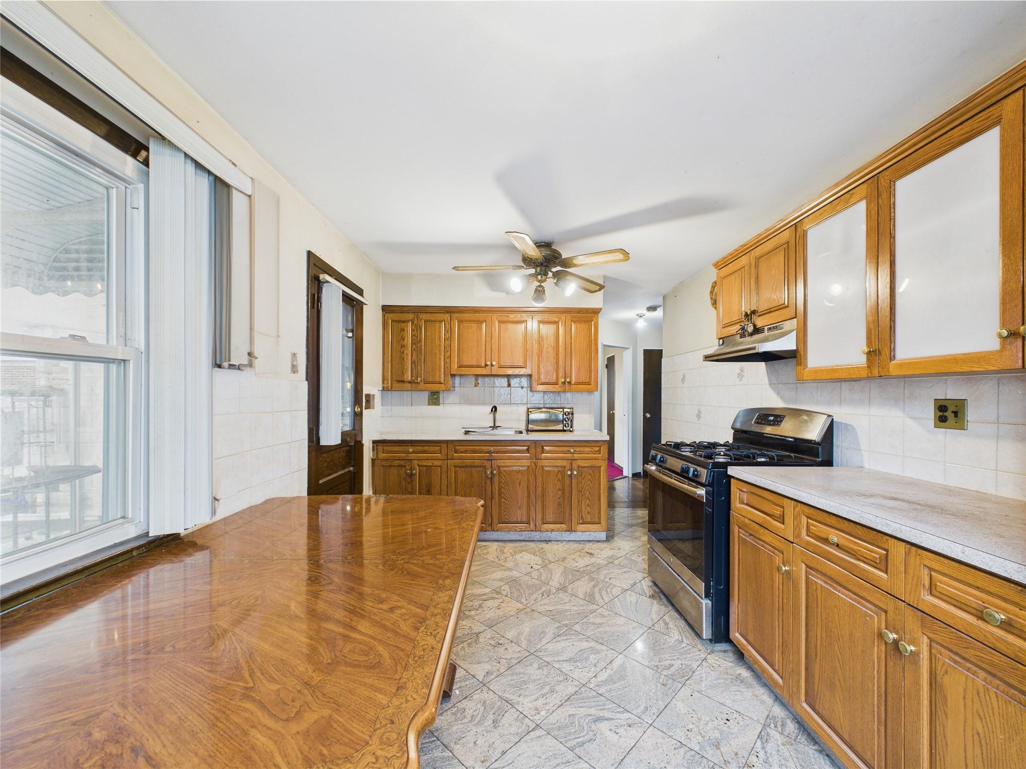 Single Family Gables  Nassau County, NY 11801, MLS-859609-7