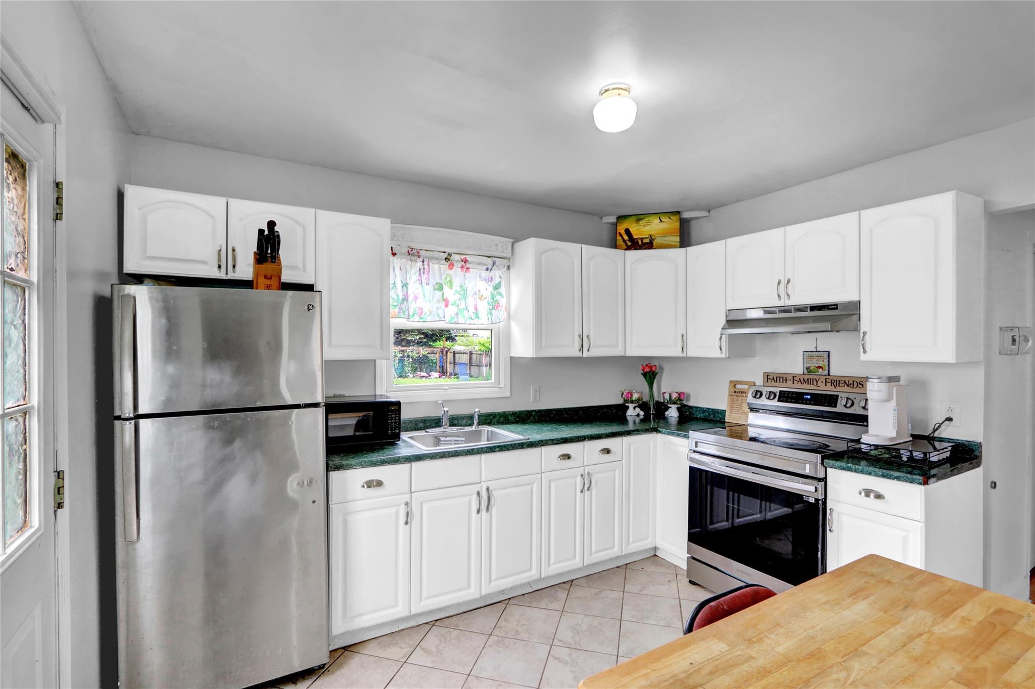 Single Family Haynes  Suffolk County, NY 11795, MLS-859645-10