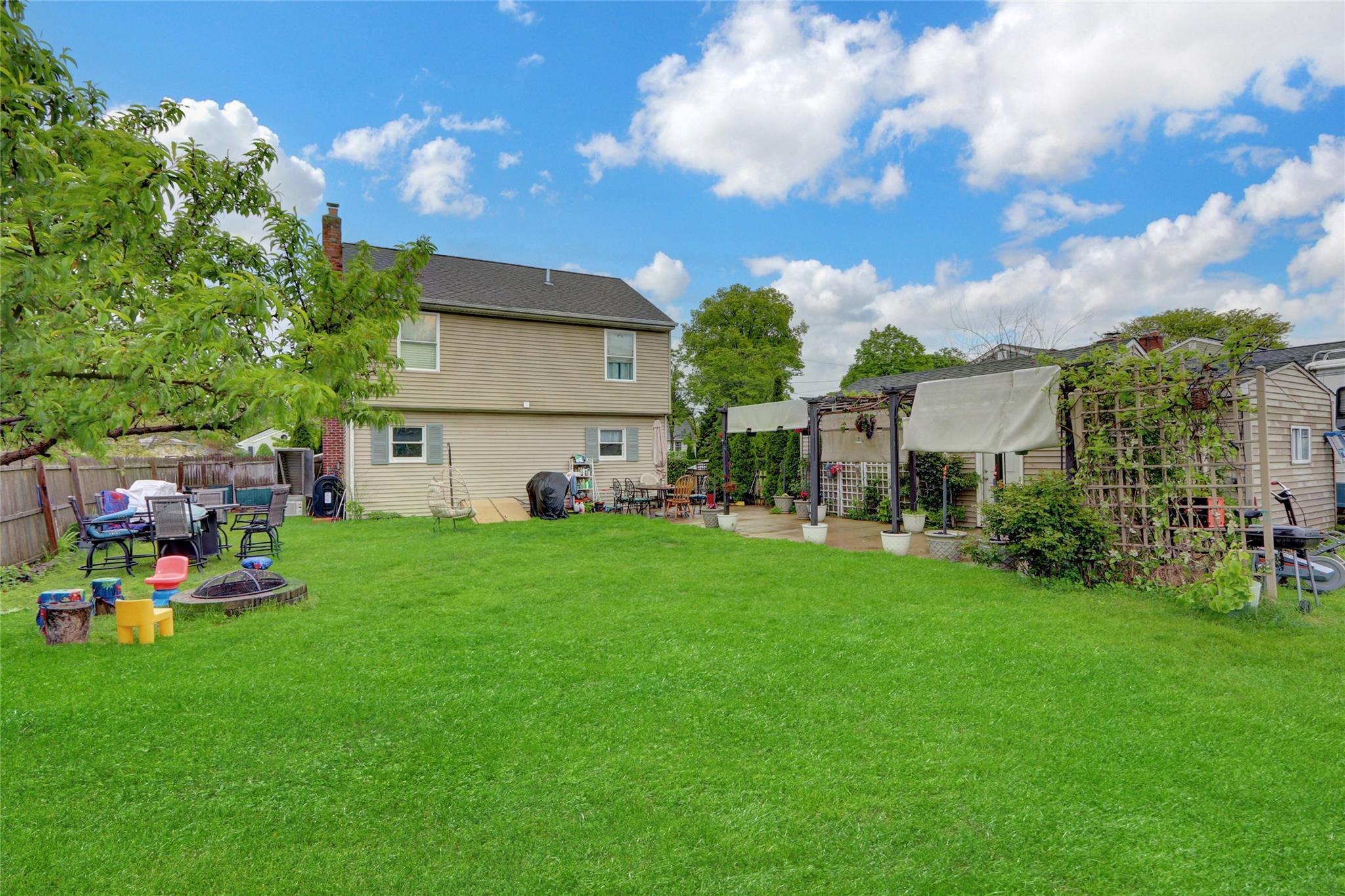Single Family Haynes  Suffolk County, NY 11795, MLS-859645-24