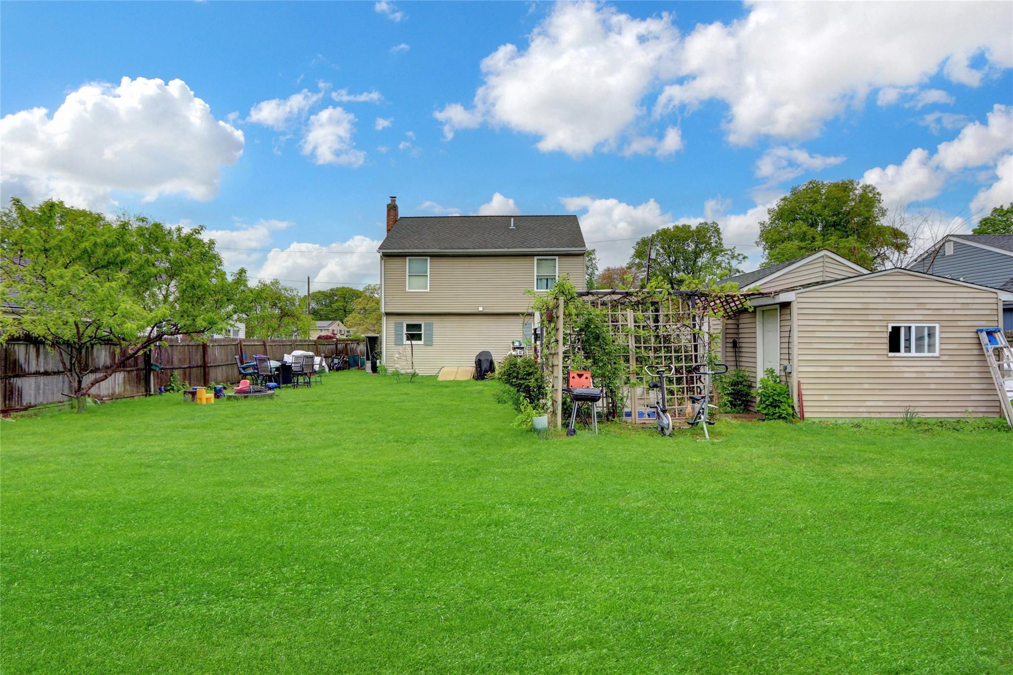 Single Family Haynes  Suffolk County, NY 11795, MLS-859645-25