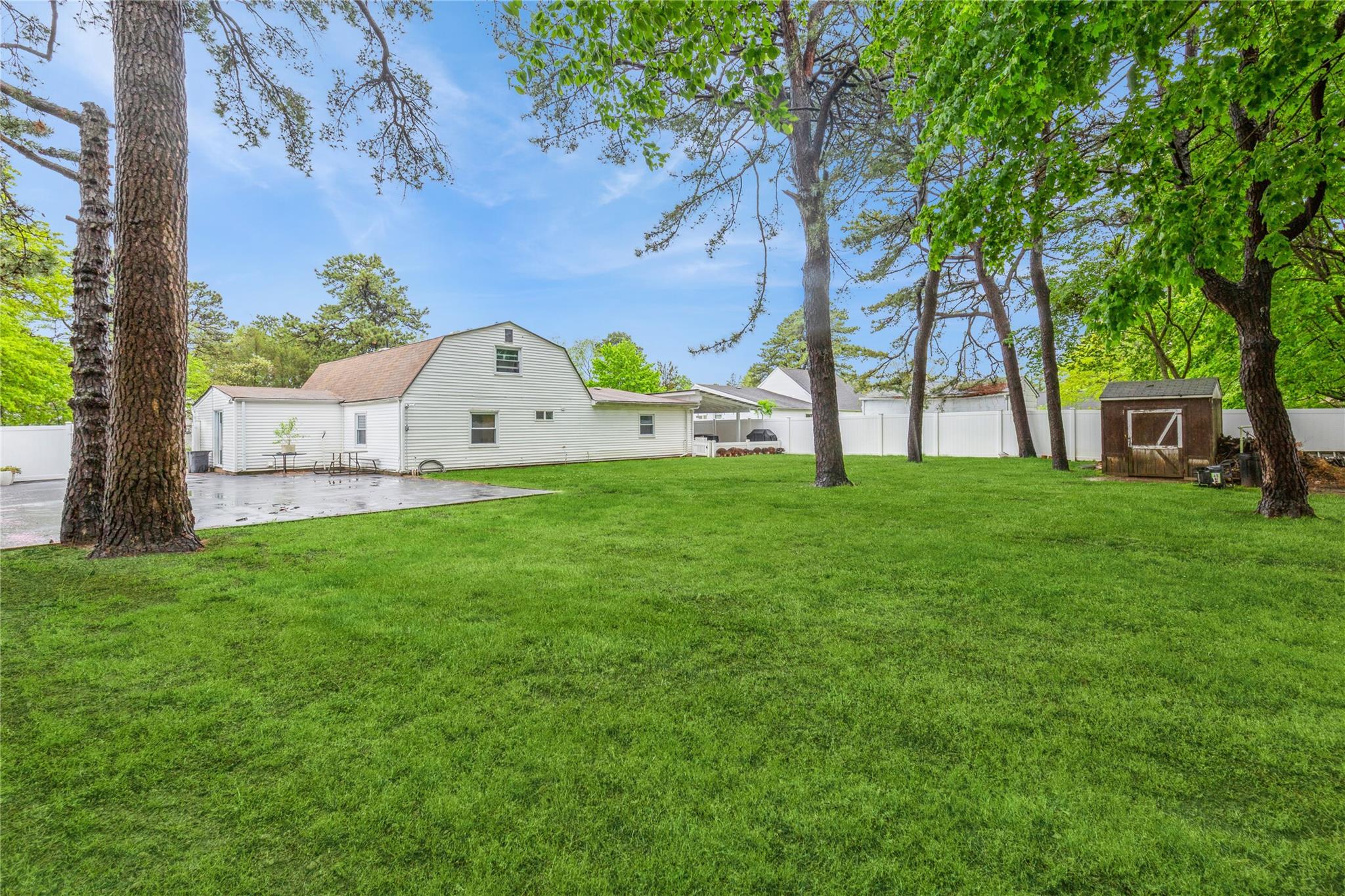 Single Family Southaven  Suffolk County, NY 11763, MLS-859655-13