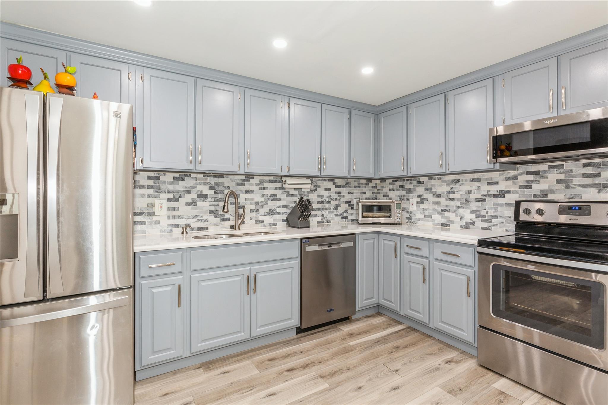 Single Family Southaven  Suffolk County, NY 11763, MLS-859655-28